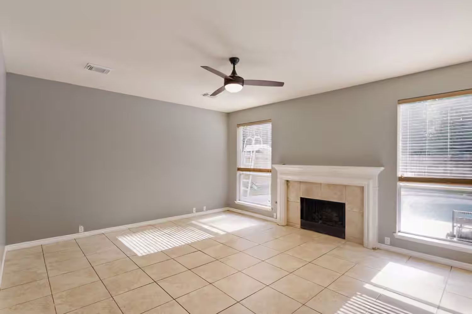 Photo 6 of 18715 Woodglen Shadows Drive, Humble, TX