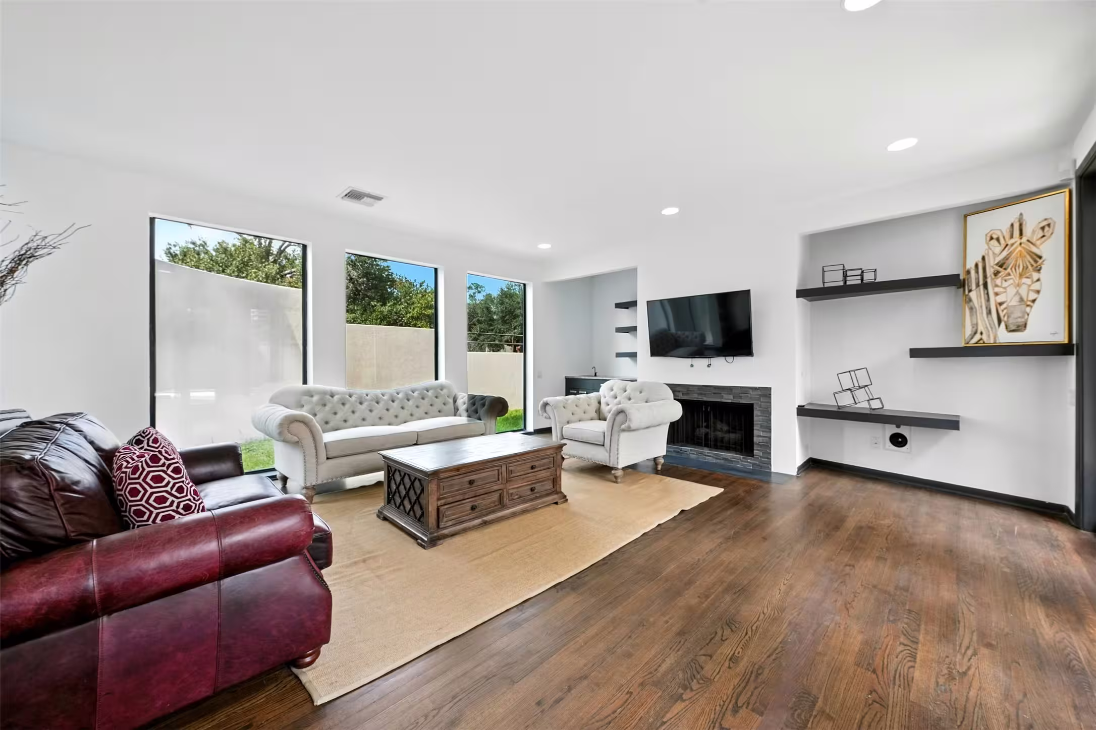 Photo 5 of 2019 Mcclendon Street, Houston, TX