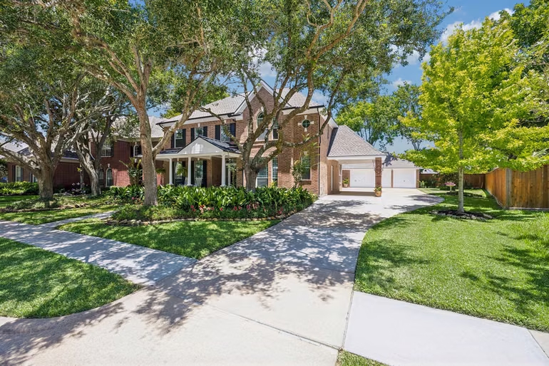 Photo of 7535 Guinevere Drive, Sugar Land, TX 77479
