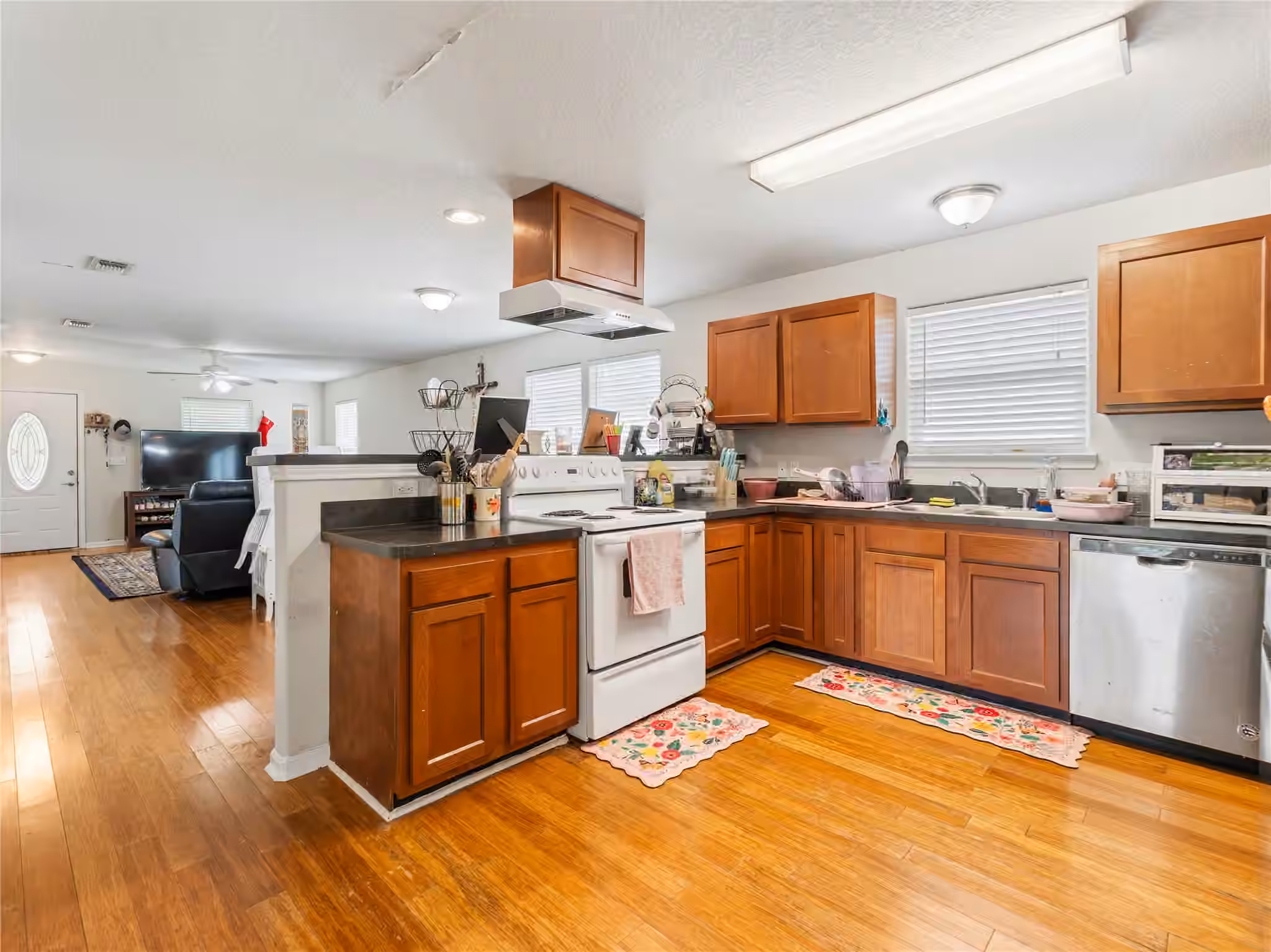 Photo 5 of 805 E Columbus, Wharton, TX