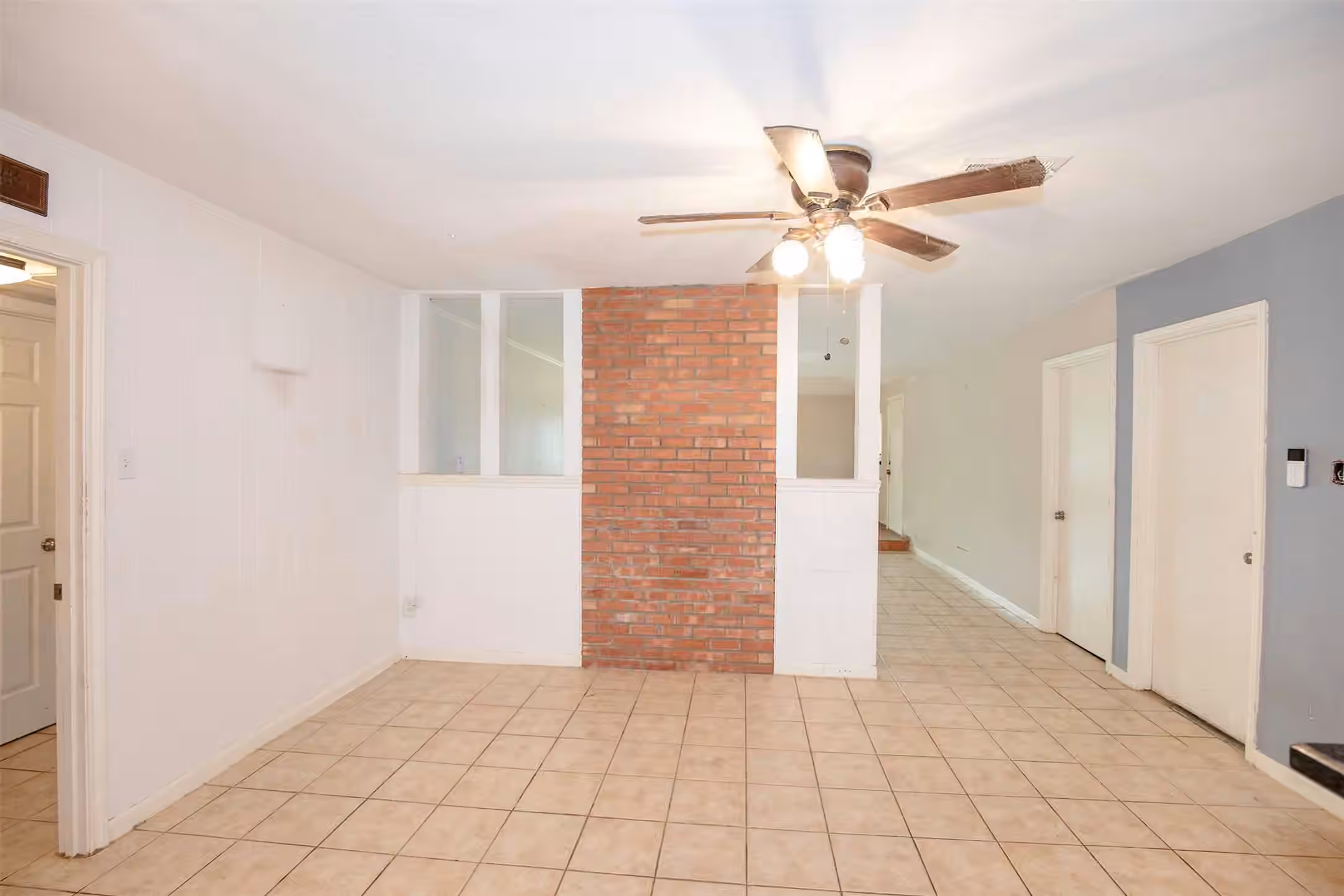 Photo 6 of 5011 Encino Court, Friendswood, TX