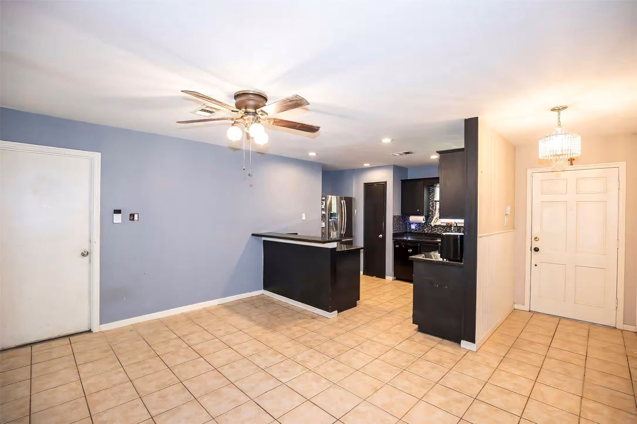 Photo 7 of 5011 Encino Court, Friendswood, TX