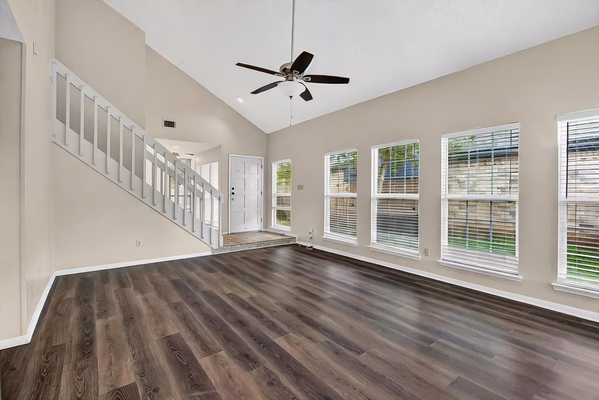 Photo 6 of 8667 Vinkins Road, Houston, TX