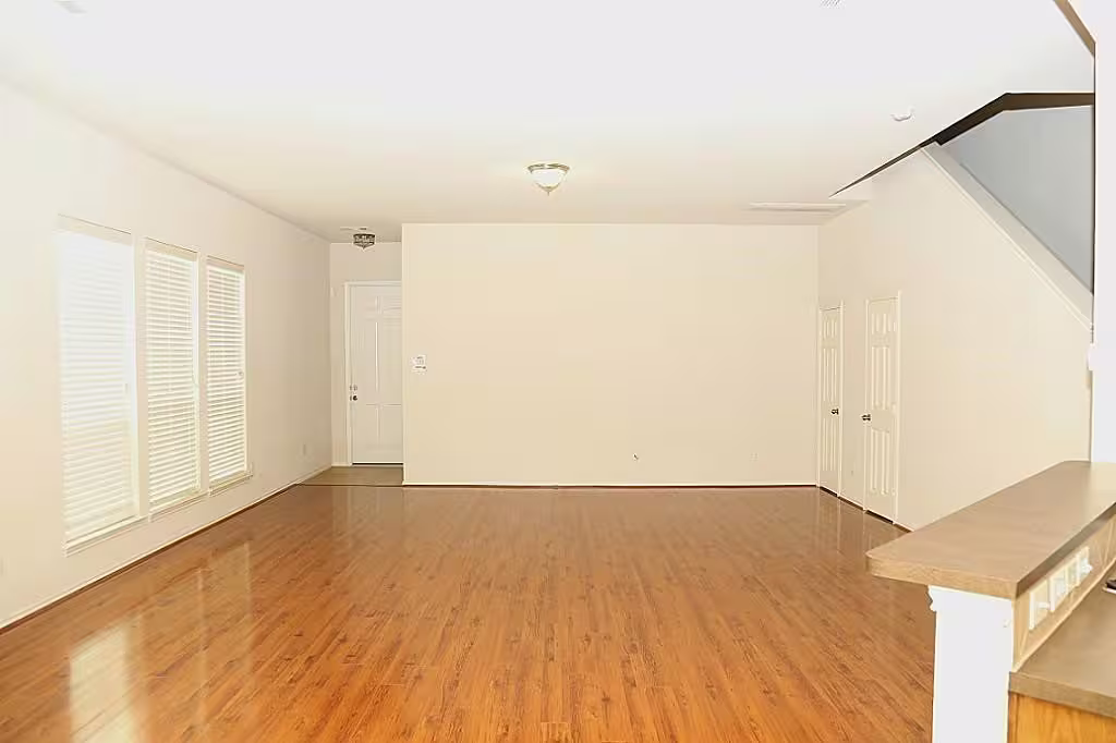 Photo 5 of 2926 Hebert Trail Drive, Houston, TX