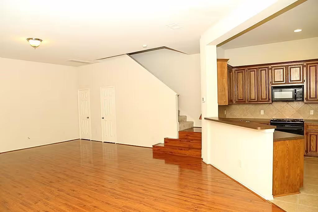 Photo 7 of 2926 Hebert Trail Drive, Houston, TX