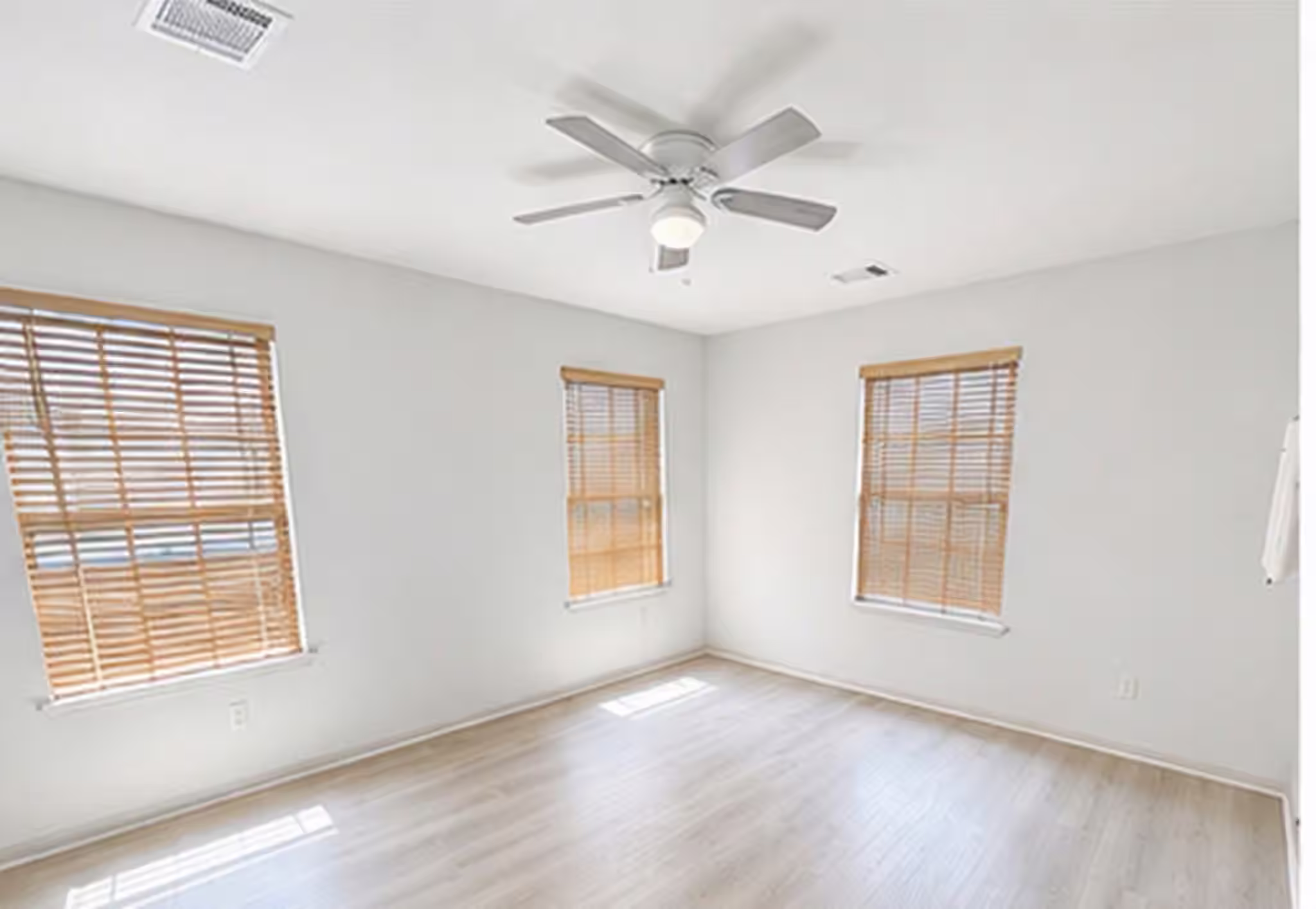 Photo 3 of 13340 Miller Lane, Willis, TX