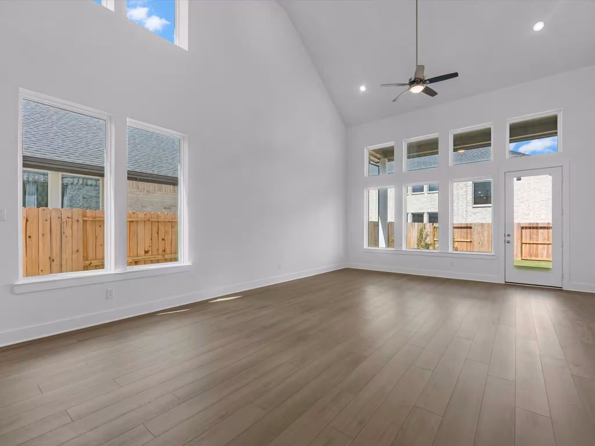 Photo 5 of 8002 Treetop View Drive, Fulshear, TX
