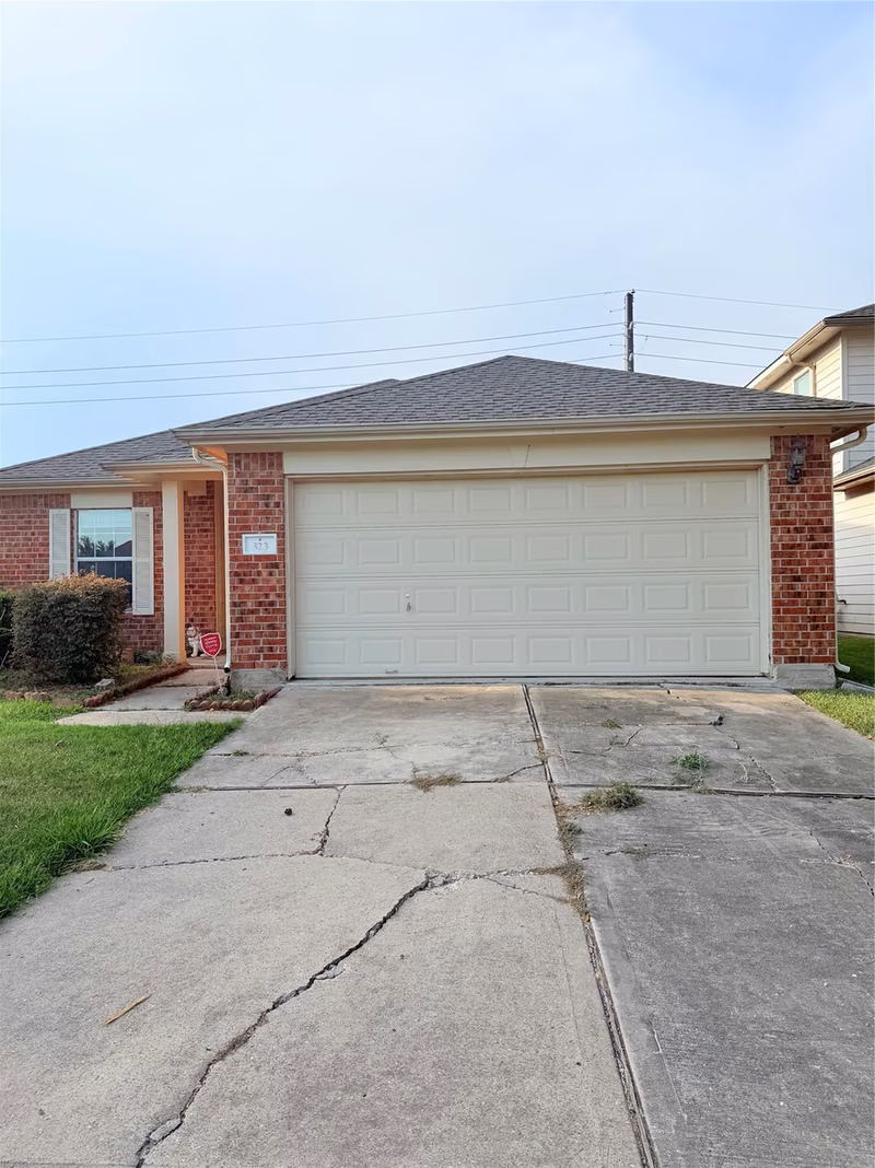 Photo 2 of 323 Annatto Lane, Crosby, TX
