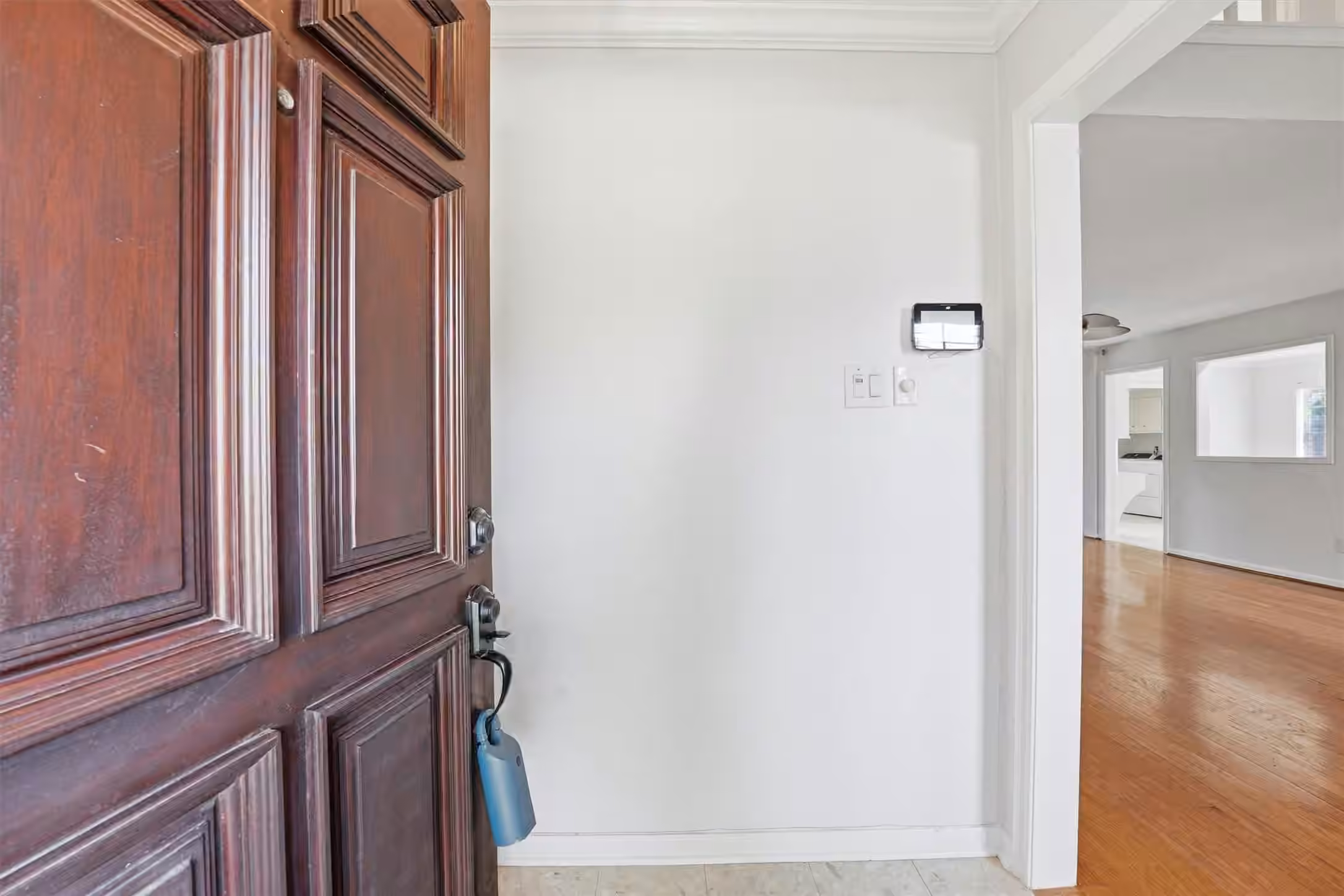 Photo 4 of 12527 Piping Rock Drive, Houston, TX