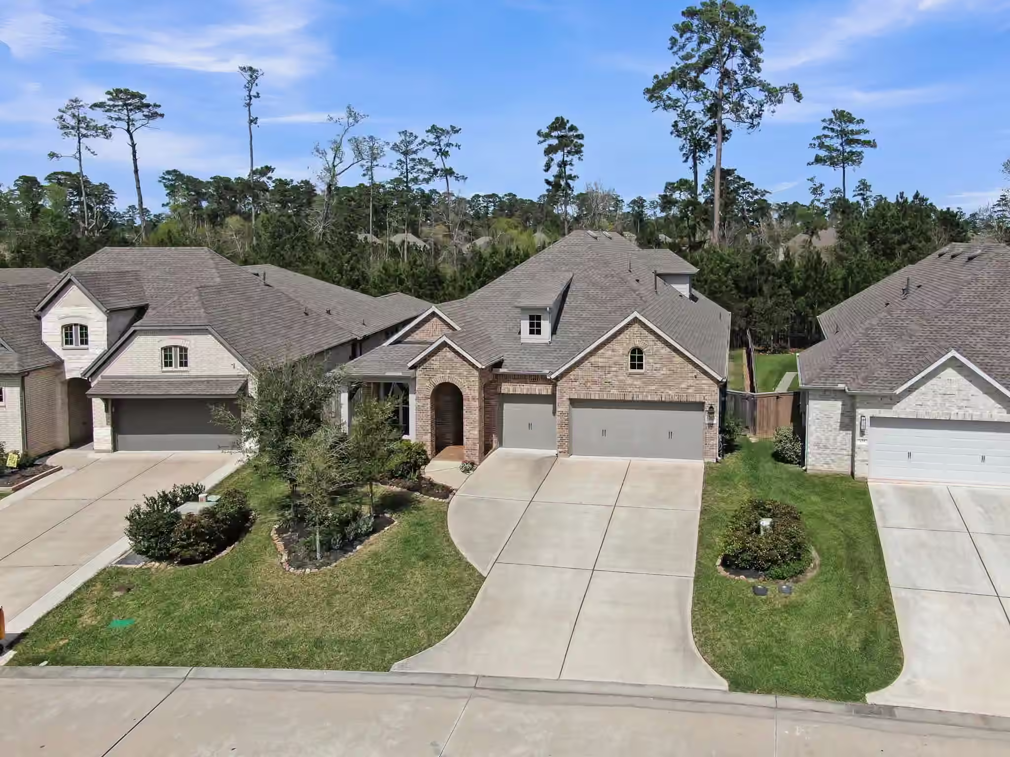 Photo 3 of 334 Torrey Bloom Loop, Conroe, TX