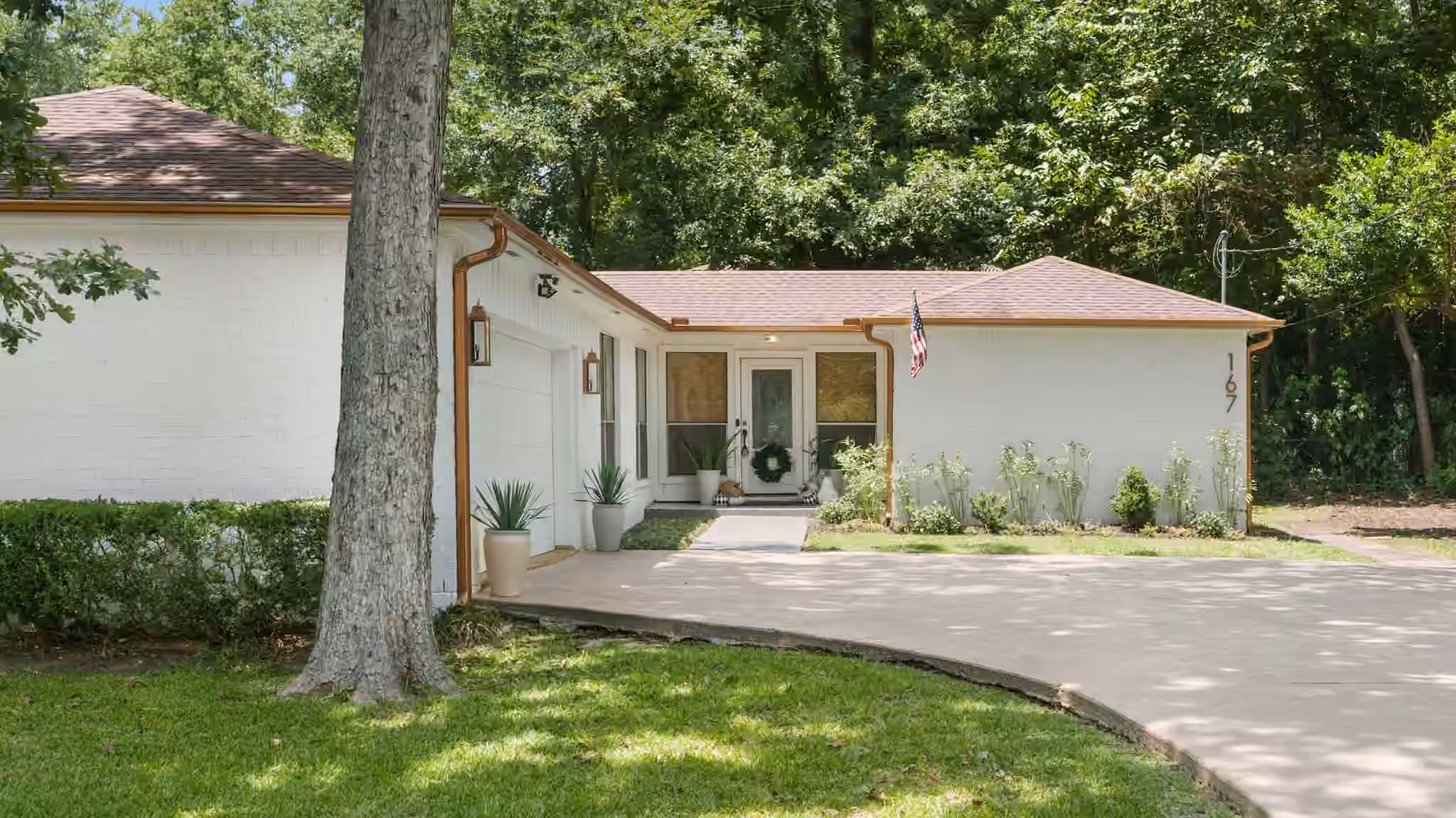 Photo 4 of 167 N Thunderbird Drive, Conroe, TX
