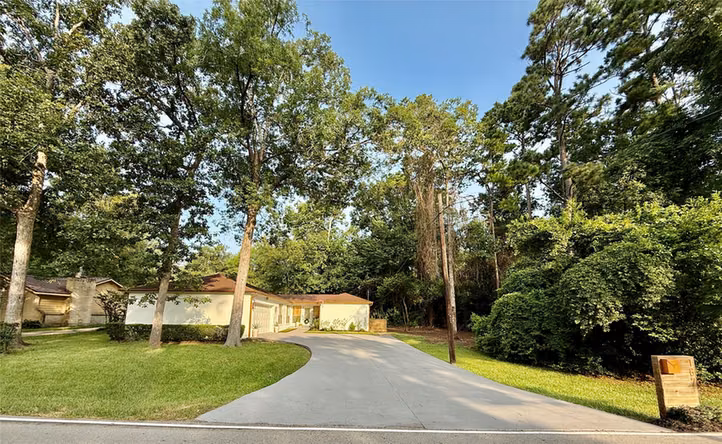 Photo 6 of 167 N Thunderbird Drive, Conroe, TX