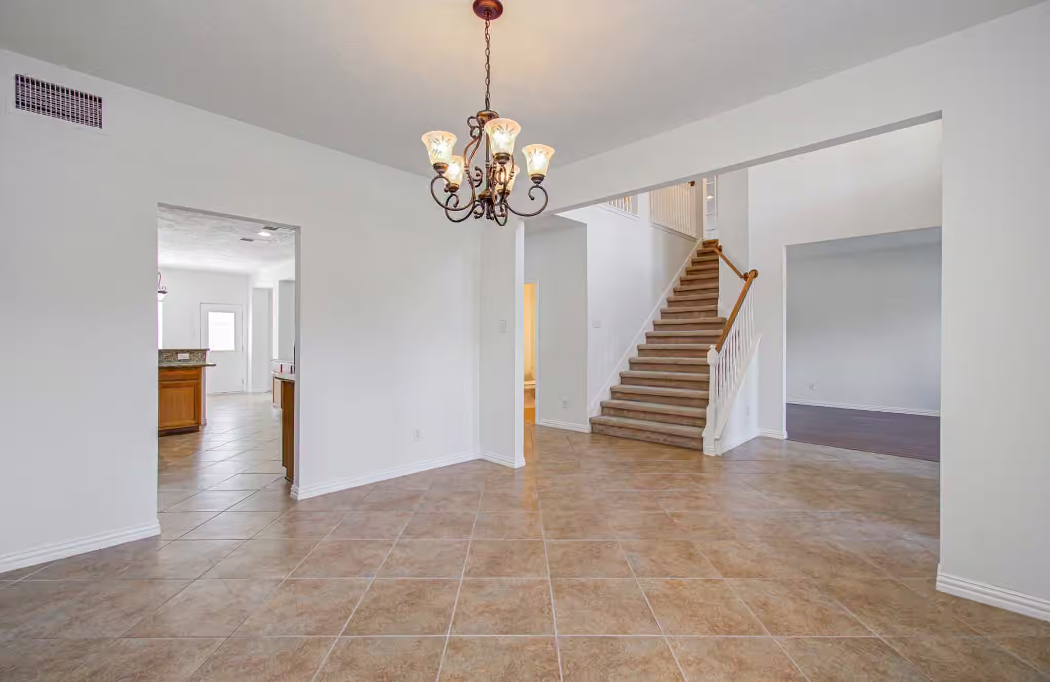 Photo 5 of 1402 Pine Knot Court, Pearland, TX