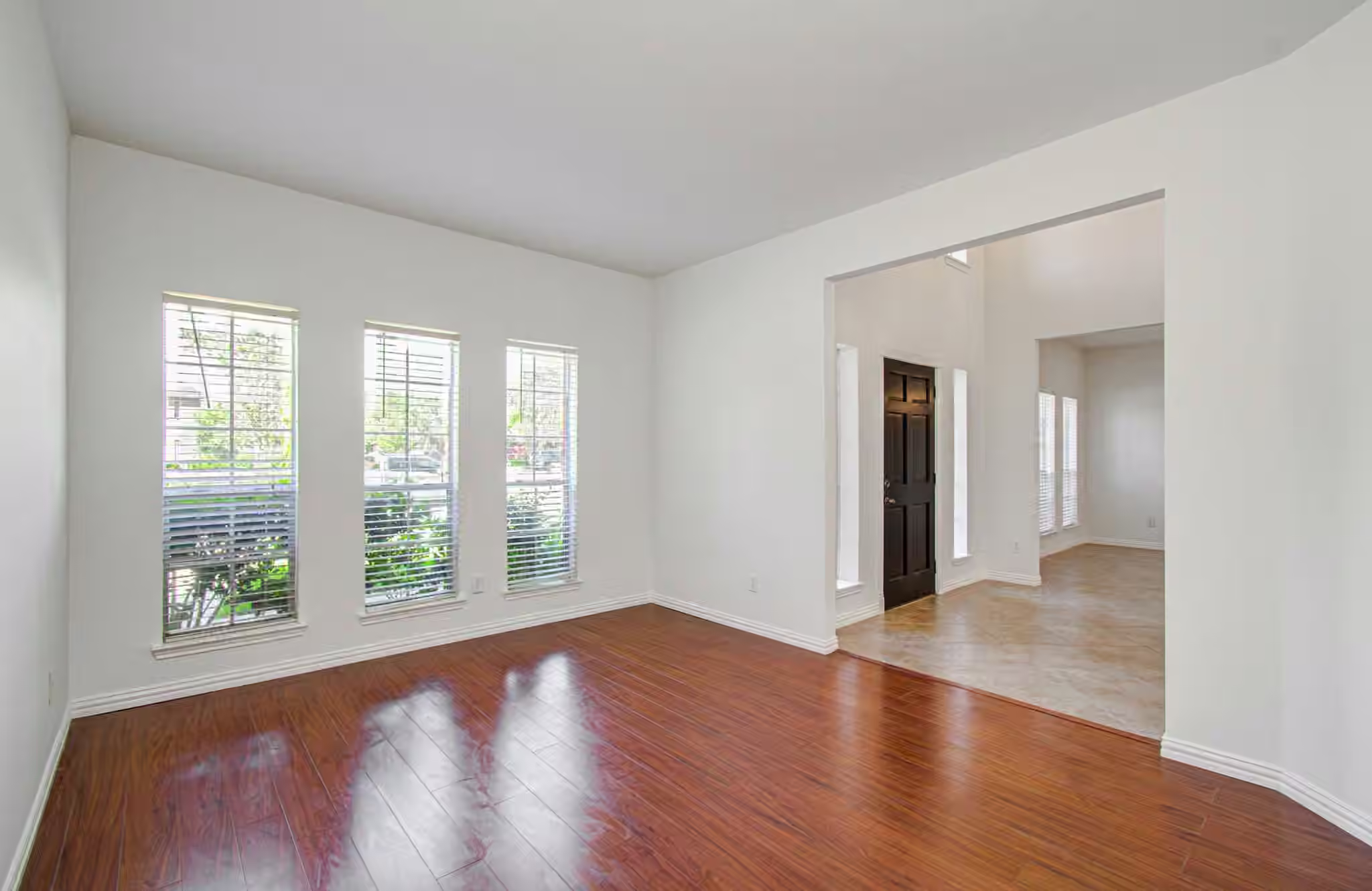 Photo 7 of 1402 Pine Knot Court, Pearland, TX