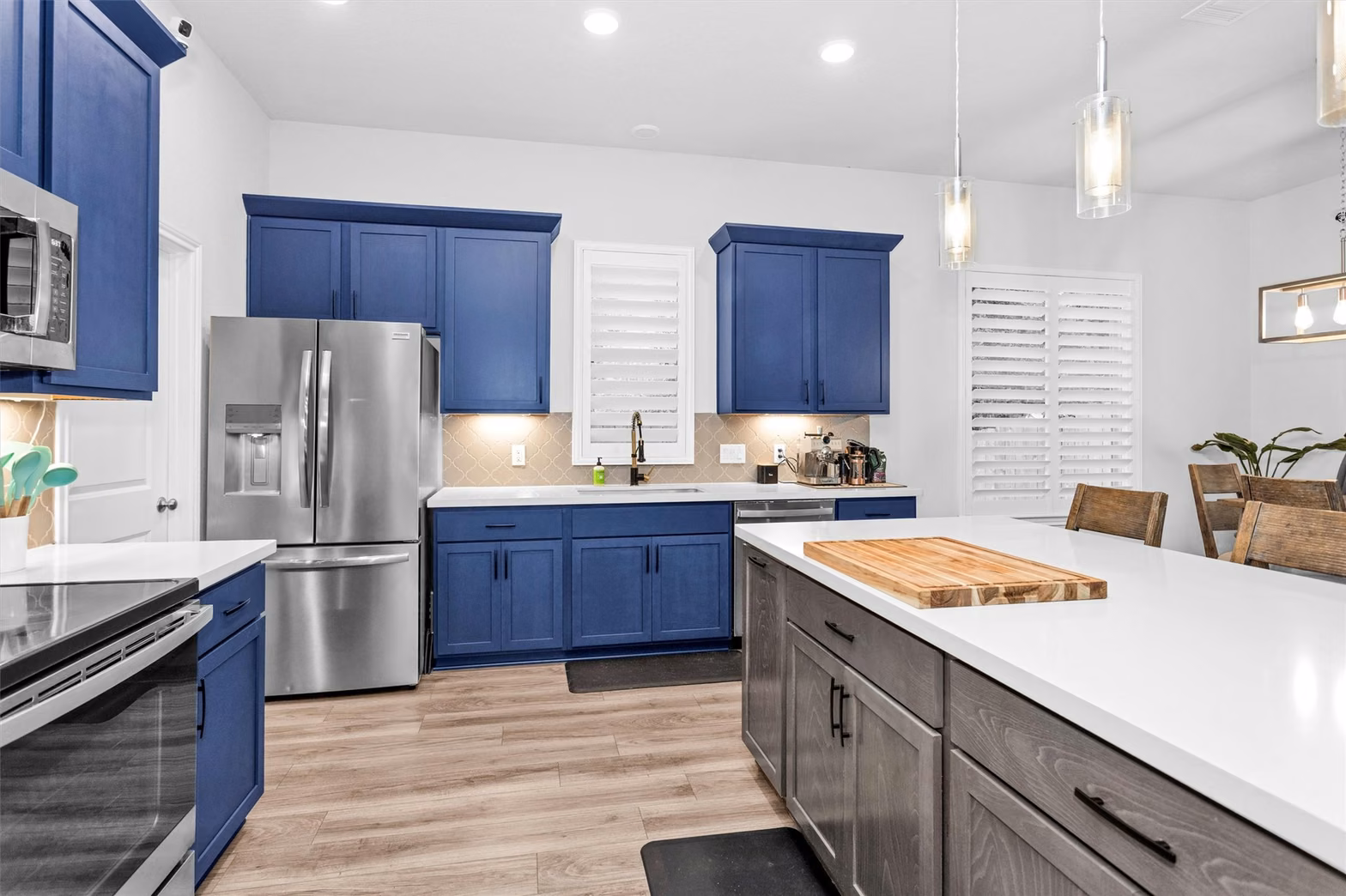 Photo 3 of 15714 Corinthian Way, Willis, TX