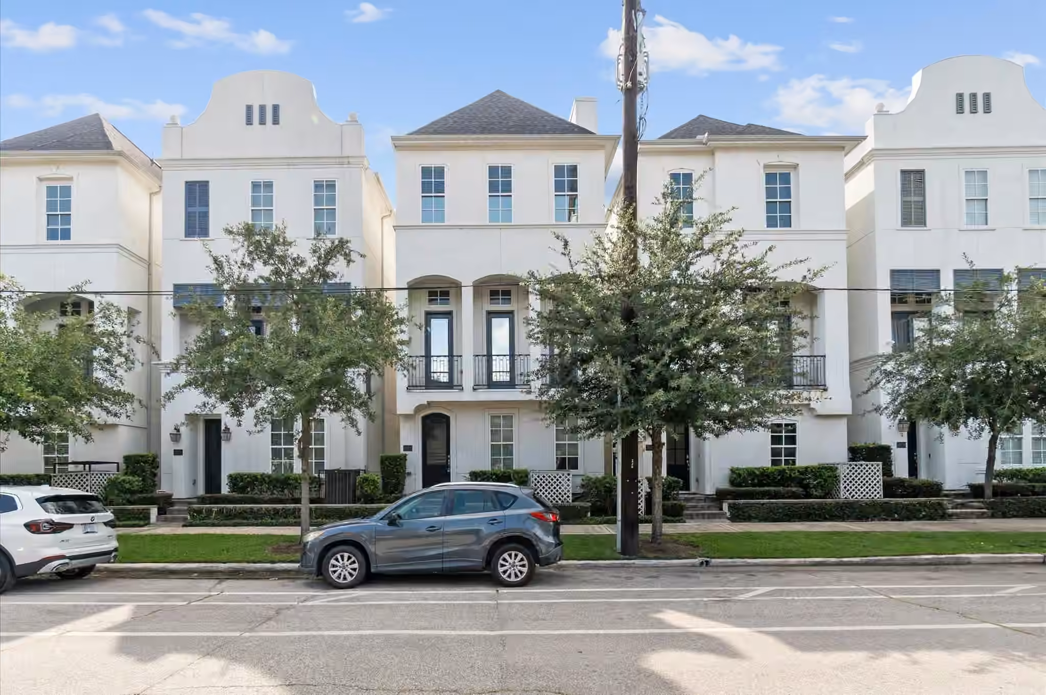 Photo of 2326 Hutchins Street, Houston, TX 77004