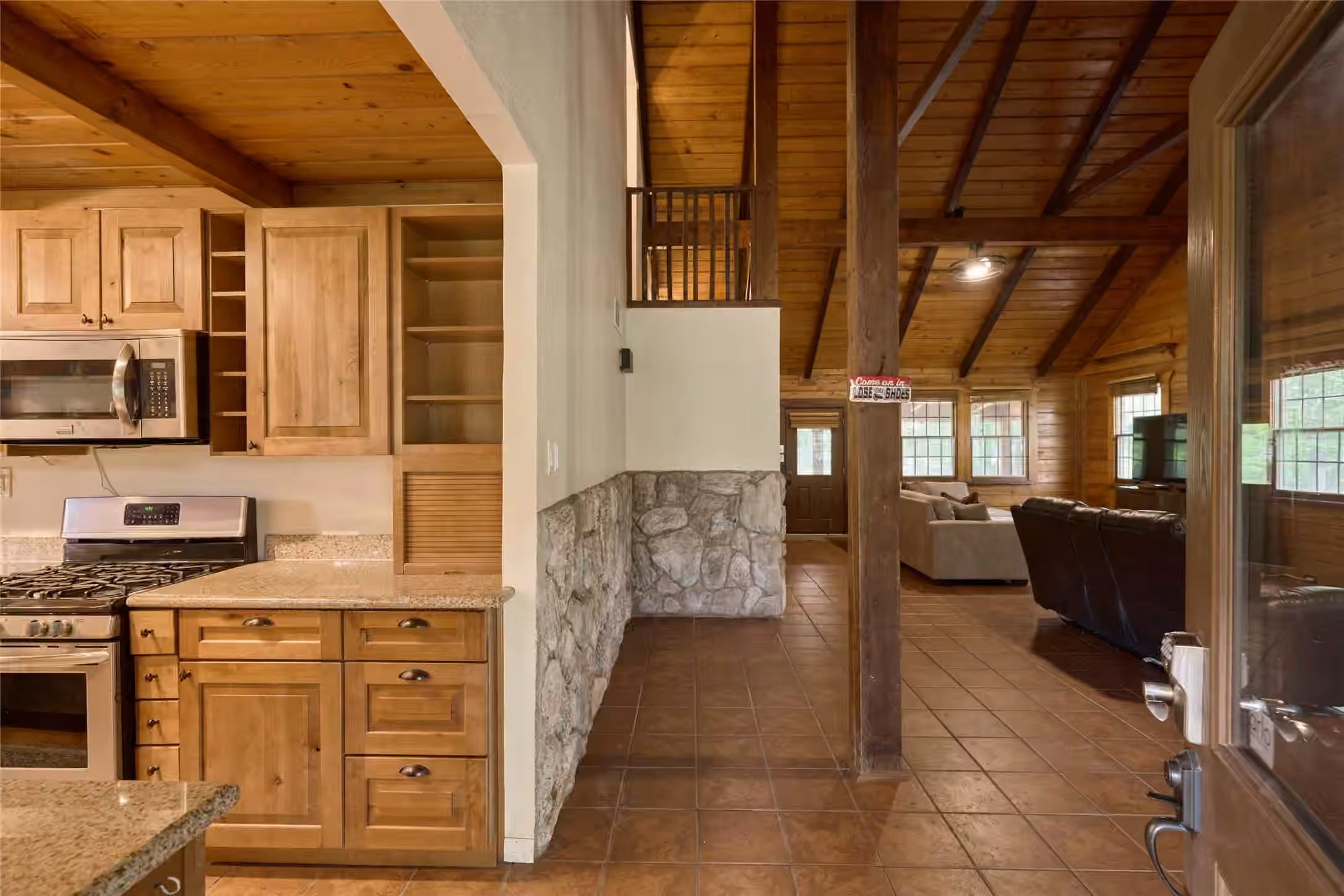 Photo 4 of 18233 Country Place Drive, Conroe, TX