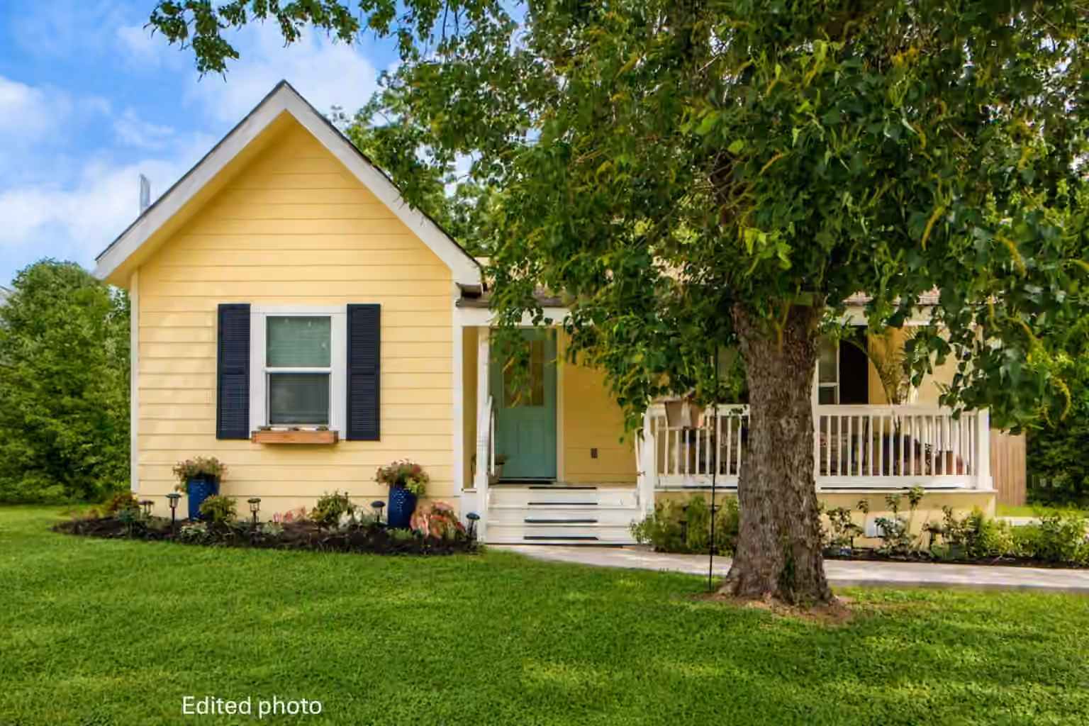 Photo of 1105 E Alamo, Brenham, TX