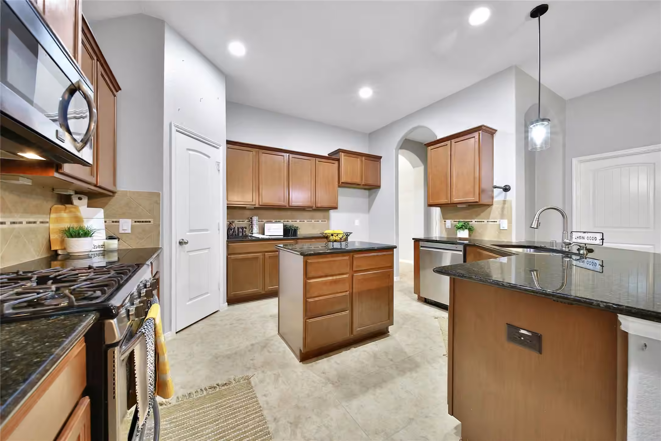 Photo 5 of 5511 Claymore Meadow Lane, Spring, TX