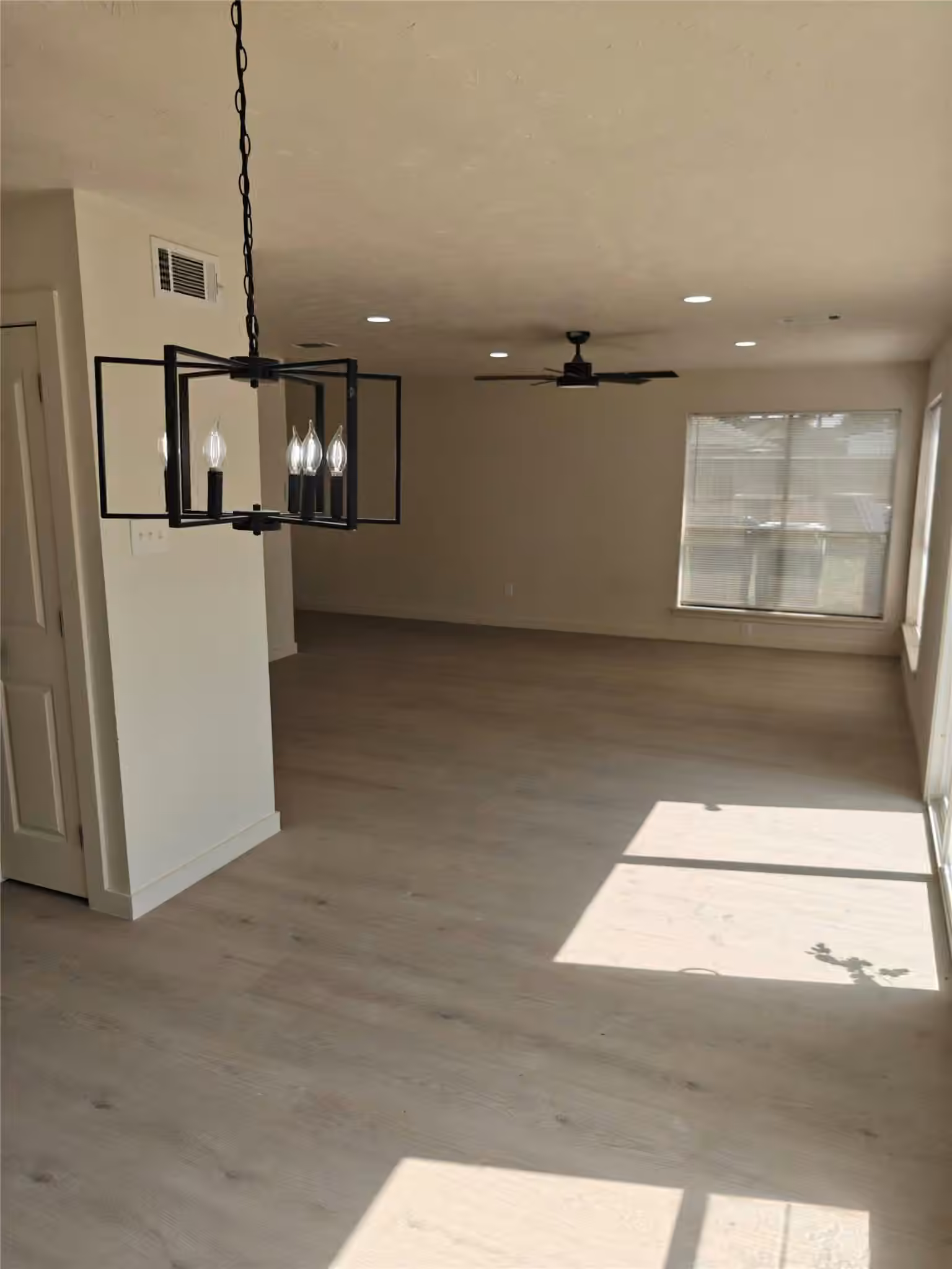 Photo 7 of 4911 E Fallen Bough Drive, Houston, TX