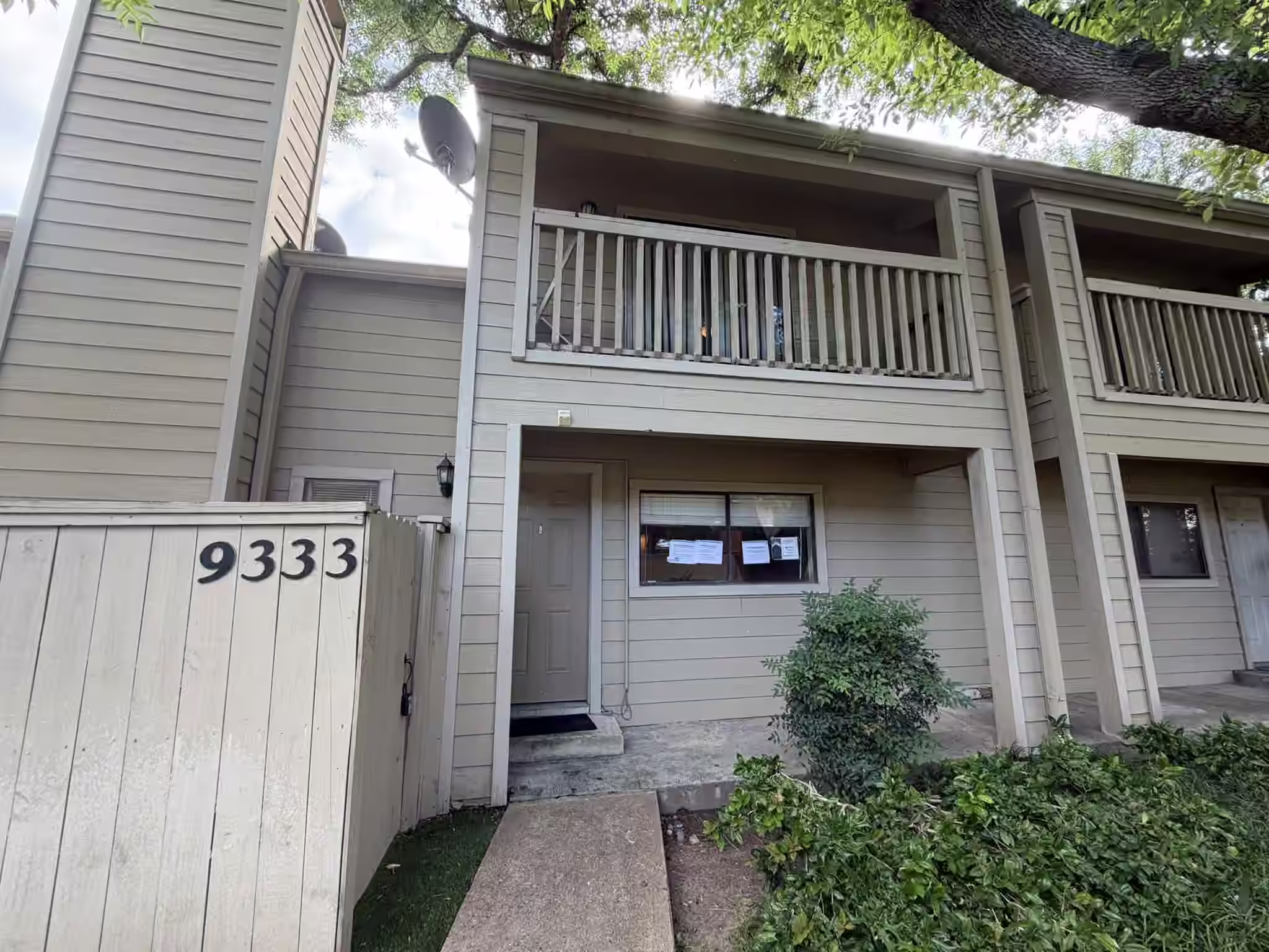 Photo 3 of 9333 Pagewood Lane, Houston, TX