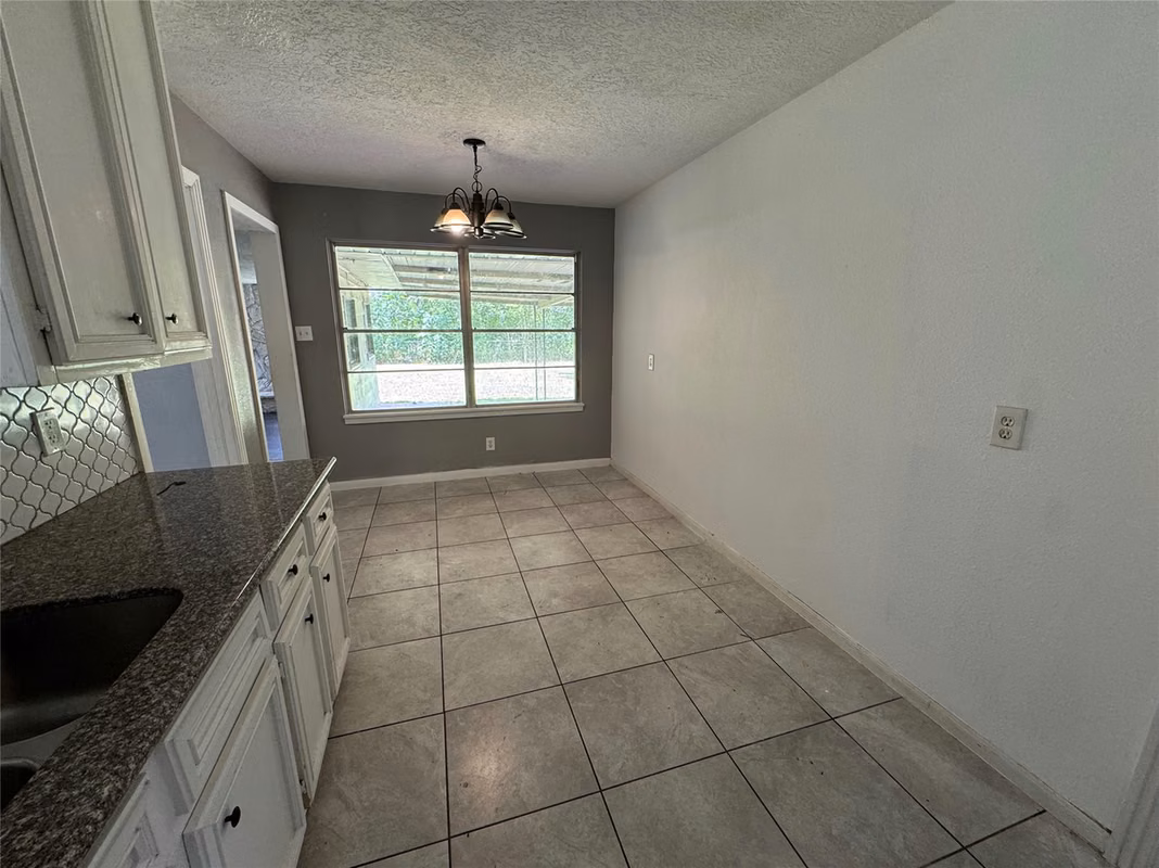 Photo 4 of 311 Alta Vista Drive, Pasadena, TX