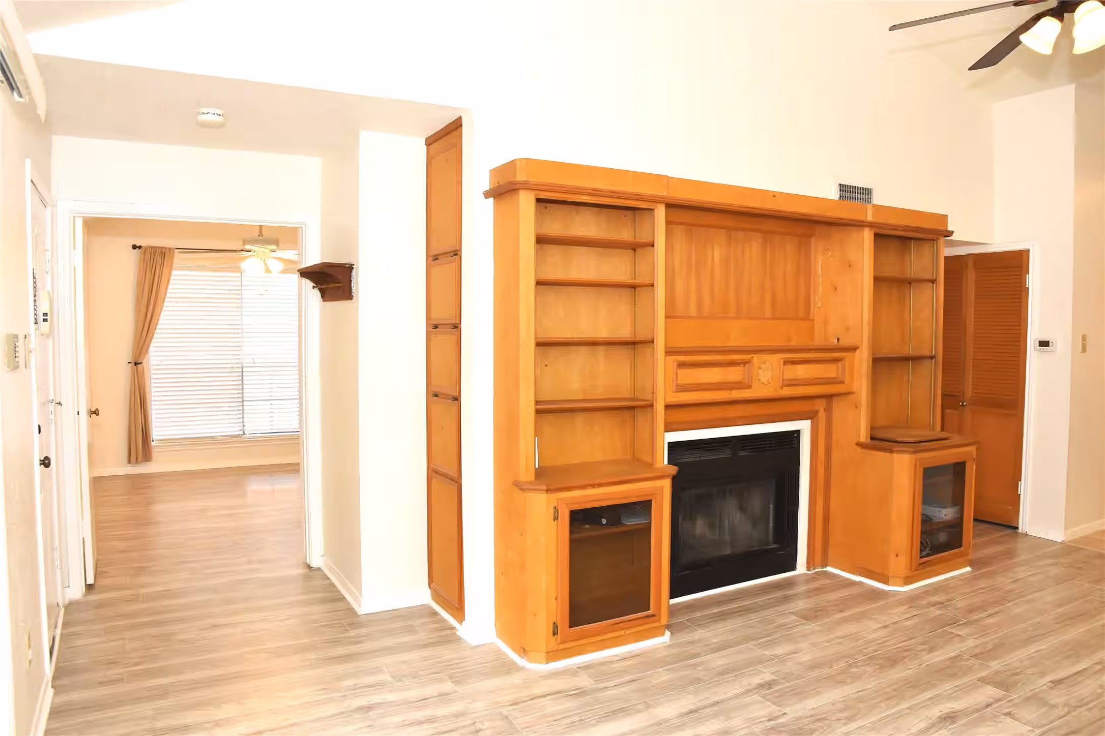 Photo 6 of 2121 El Paseo Street 2000, Houston, TX