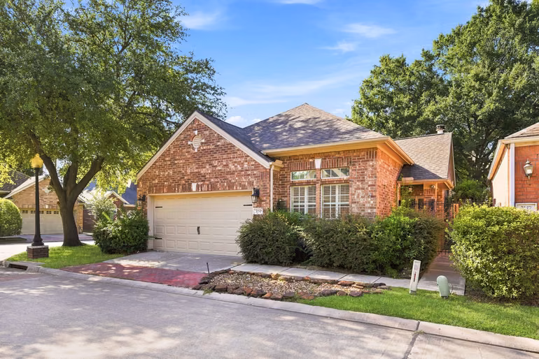 Photo 3 of 3119 Cedar Knolls Drive, Kingwood, TX