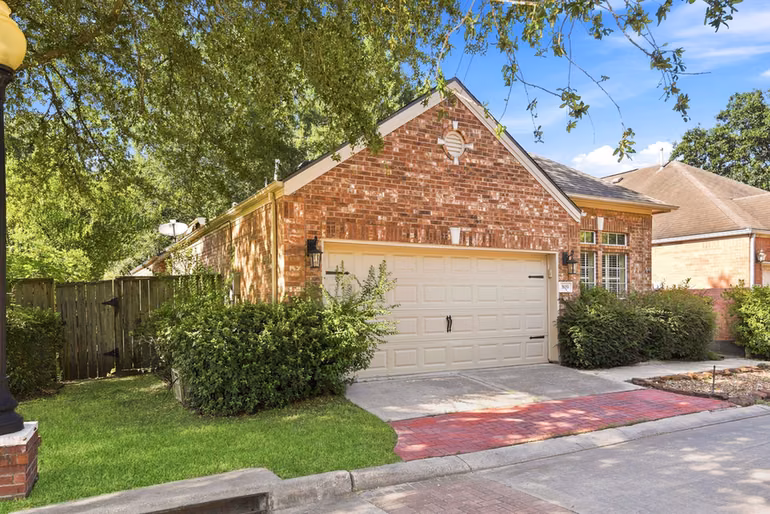 Photo 4 of 3119 Cedar Knolls Drive, Kingwood, TX