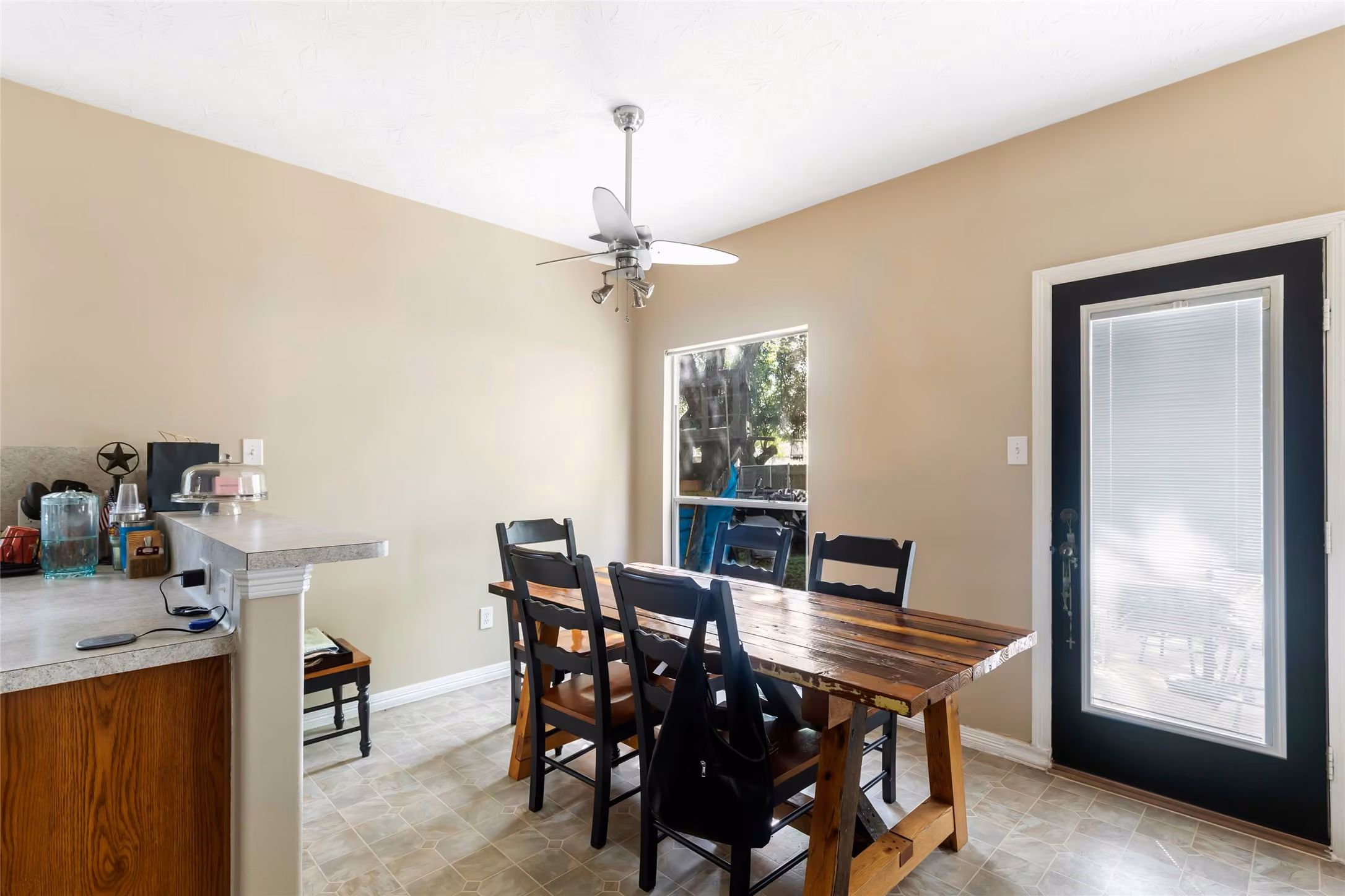 Photo 5 of 4503 Taino Drive, Baytown, TX