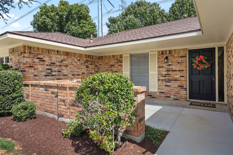 Photo 4 of 1009 N Amy Drive, Deer Park, TX