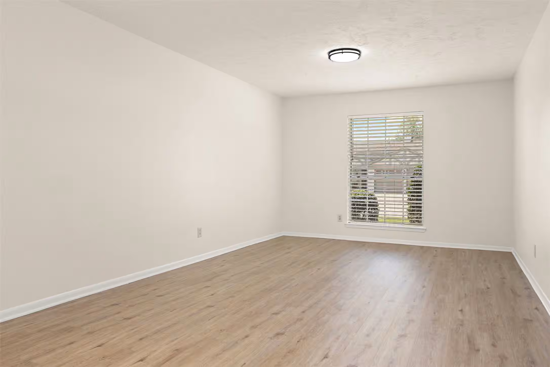 Photo 7 of 1009 N Amy Drive, Deer Park, TX