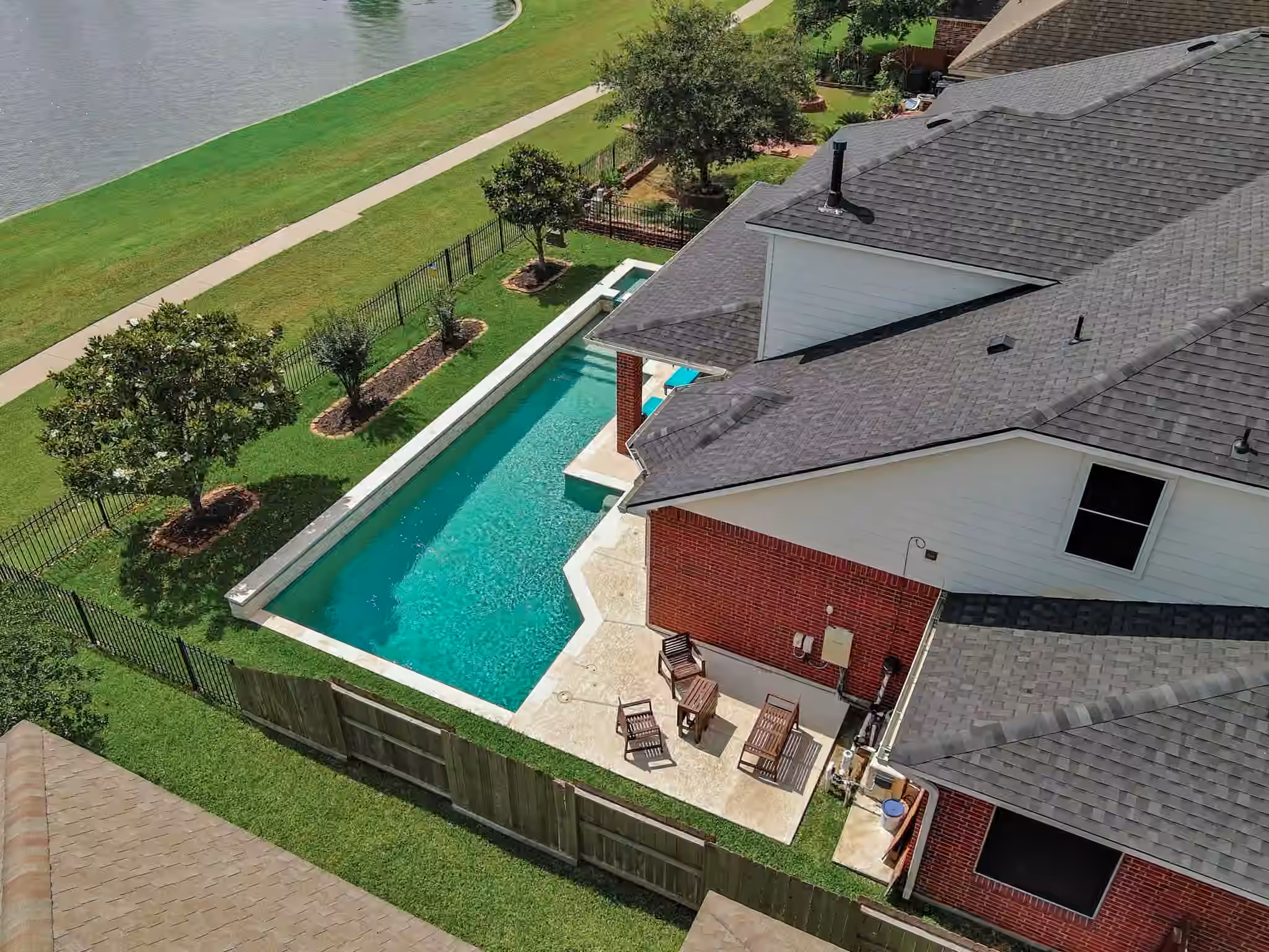 Photo 2 of 17226 Elverson Oaks Drive, Tomball, TX