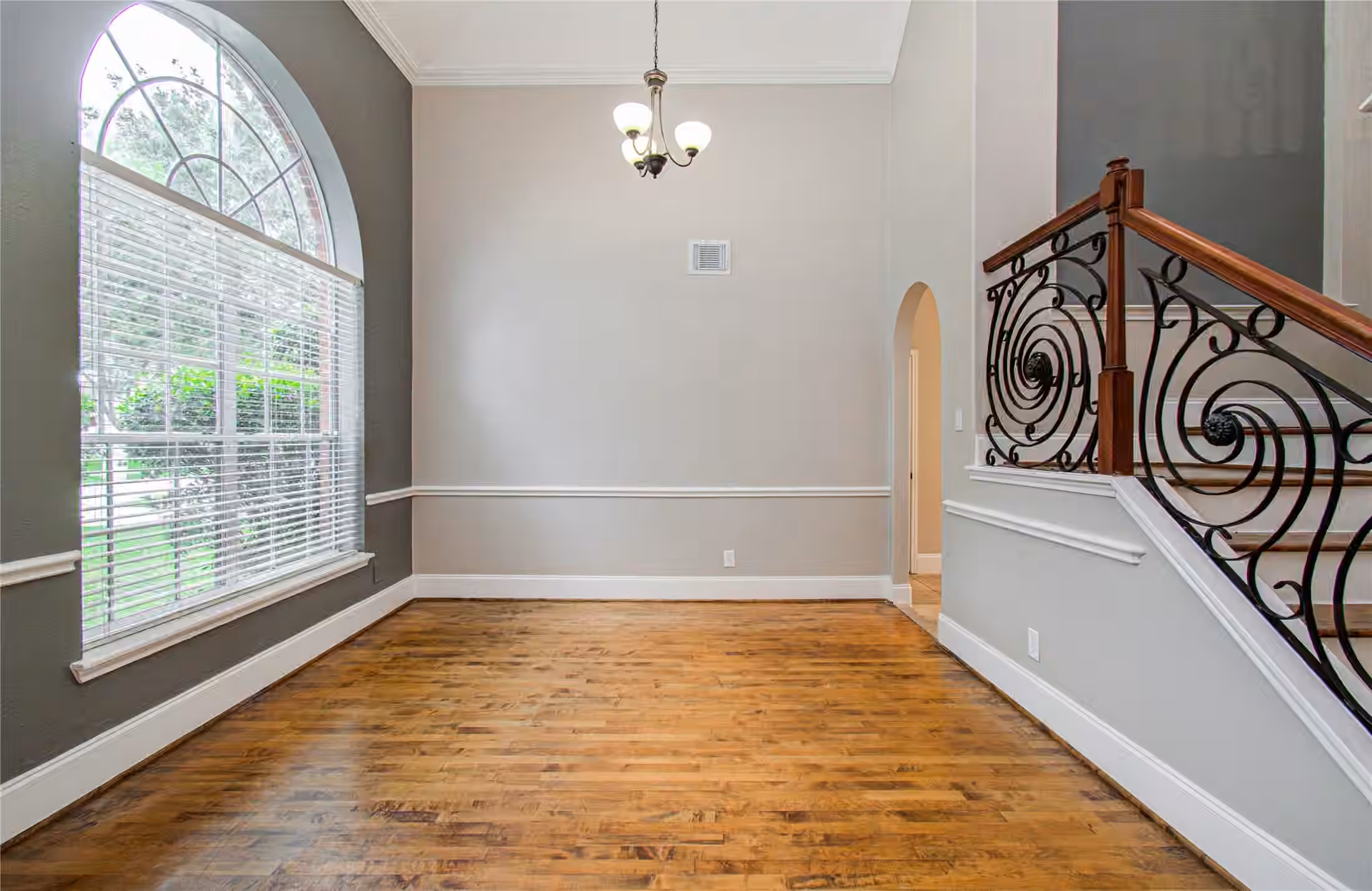 Photo 5 of 6801 Paigetree Lane, Pearland, TX
