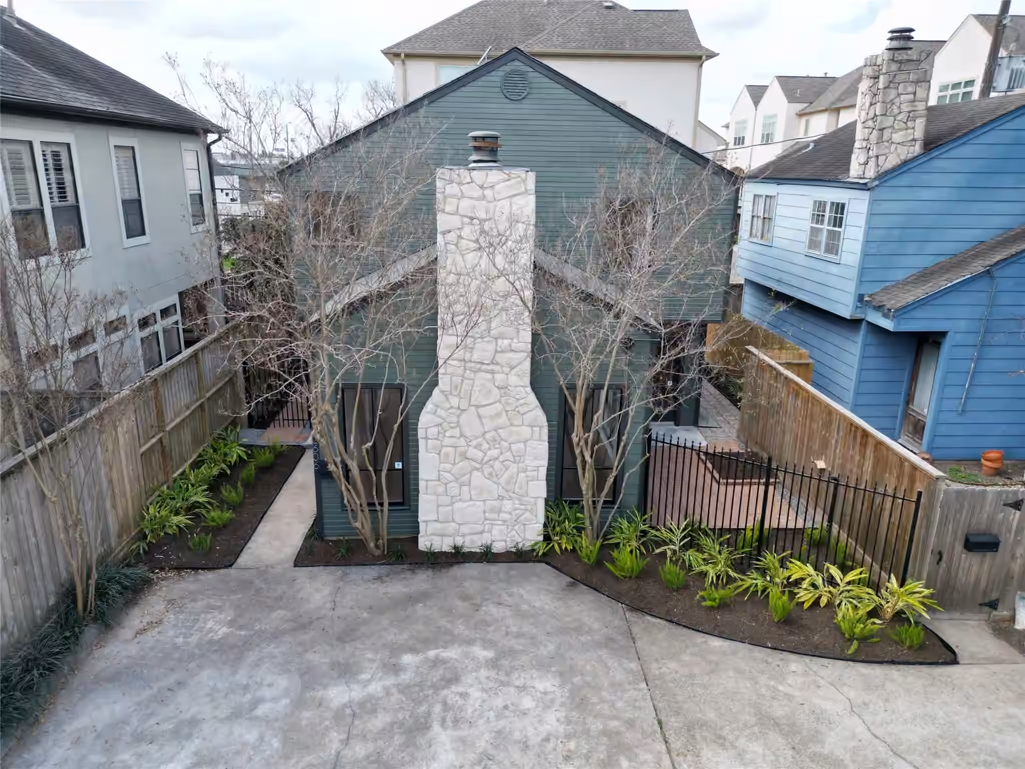 Photo 4 of 2606 Nantucket Drive, Houston, TX