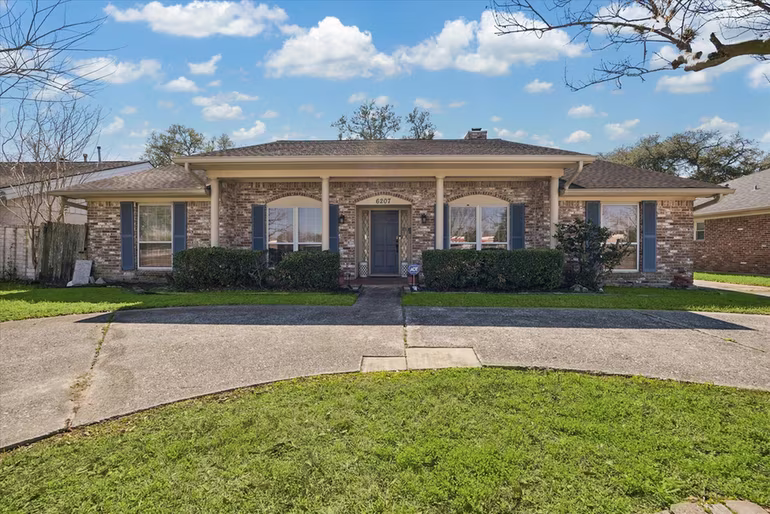 Photo of 6207 S Braeswood Boulevard, Houston, TX