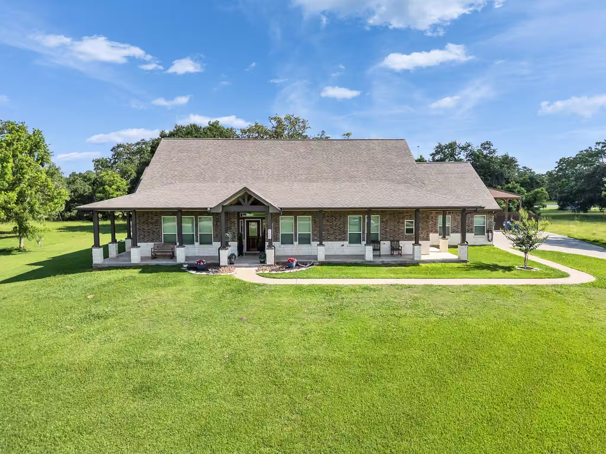 Photo of 155 Horse Shoe Trail, Angleton, TX 77515