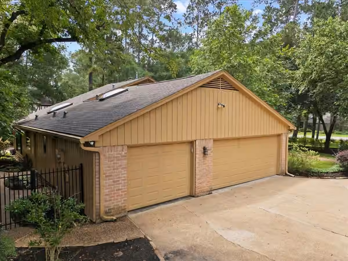 Photo 2 of 2802 Valley Manor Drive, Houston, TX