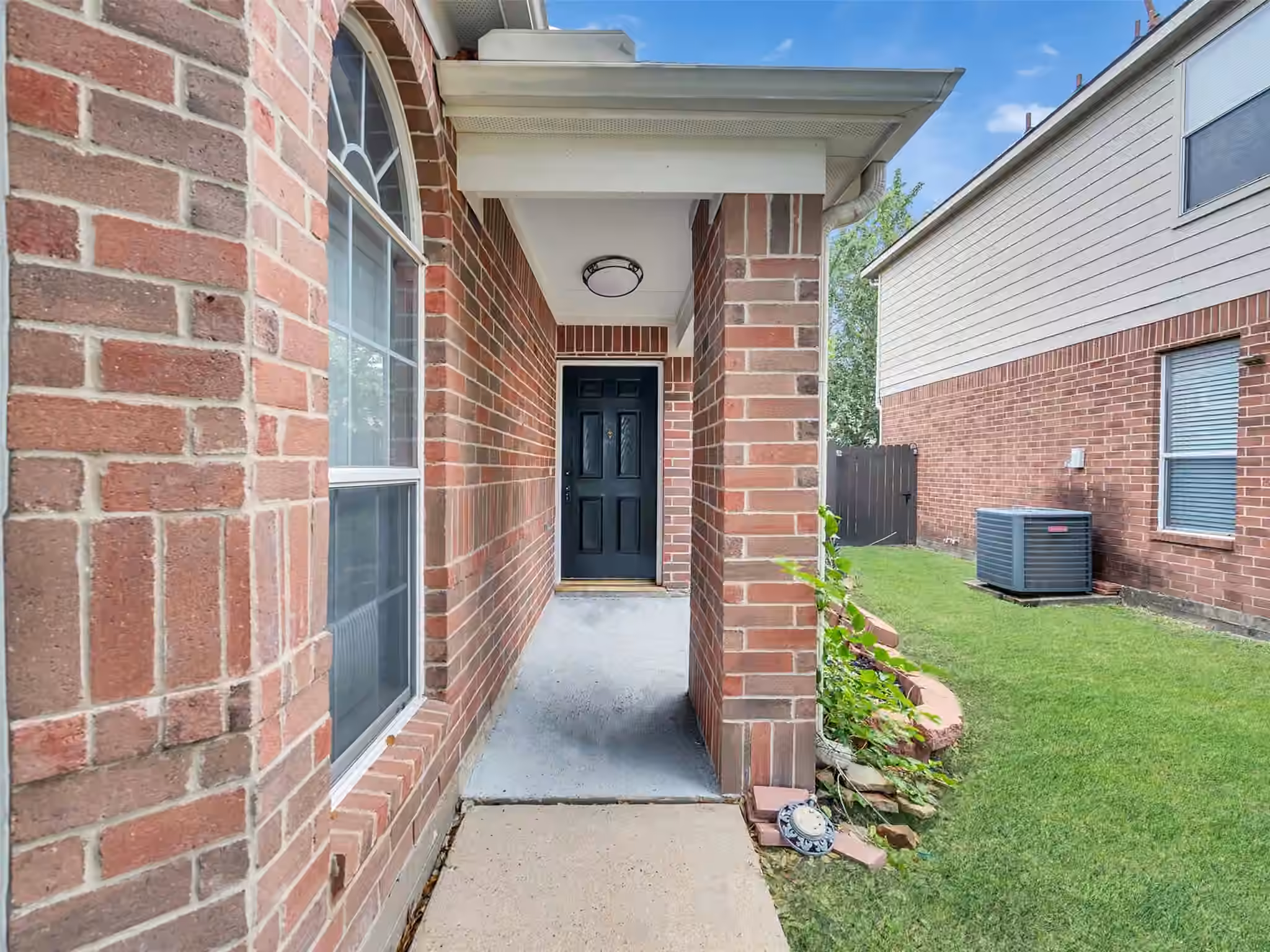 Photo 7 of 19510 Brook Village Road, Houston, TX