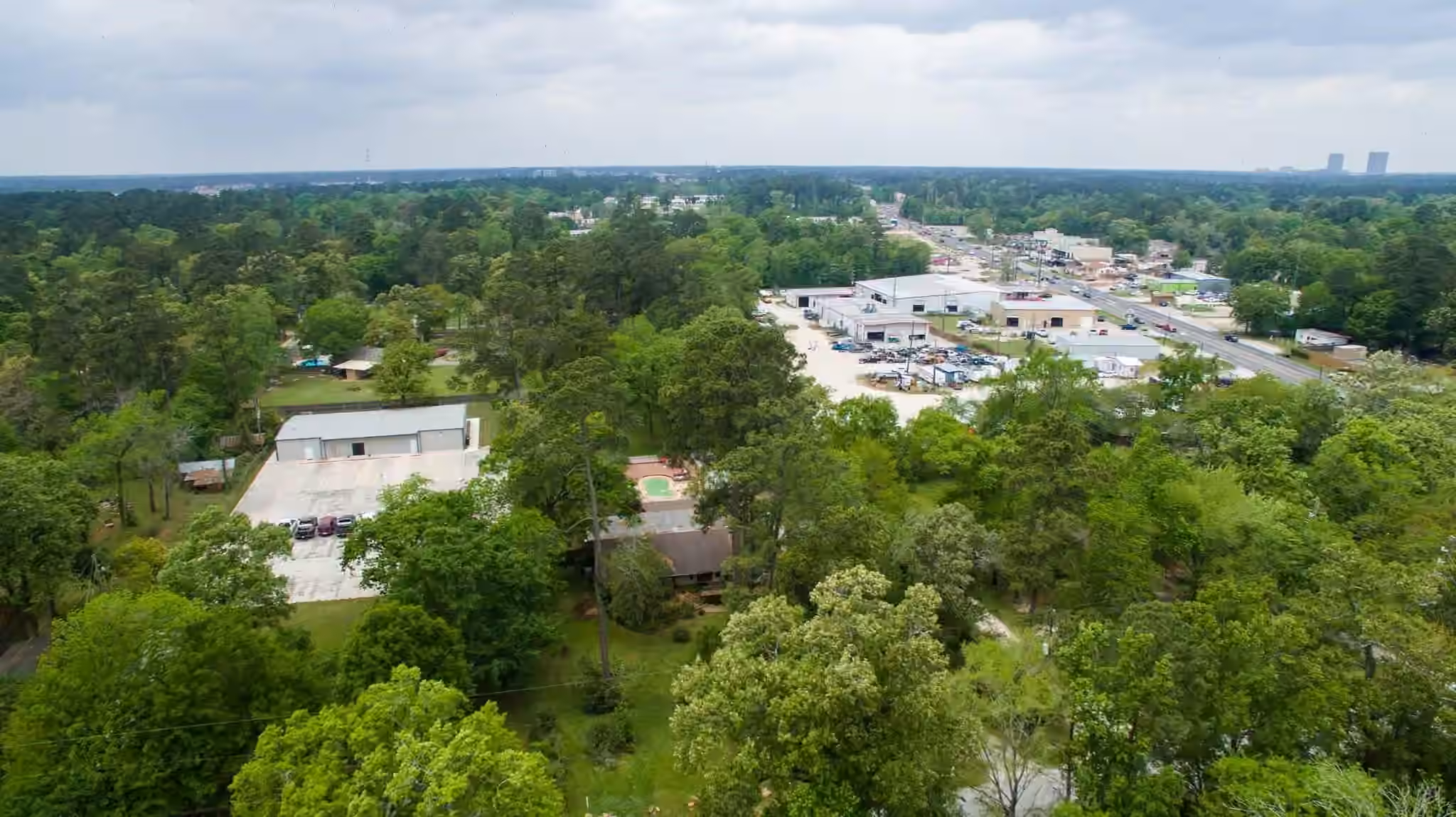 Photo 5 of 1802 Pinewoods Way, Spring, TX