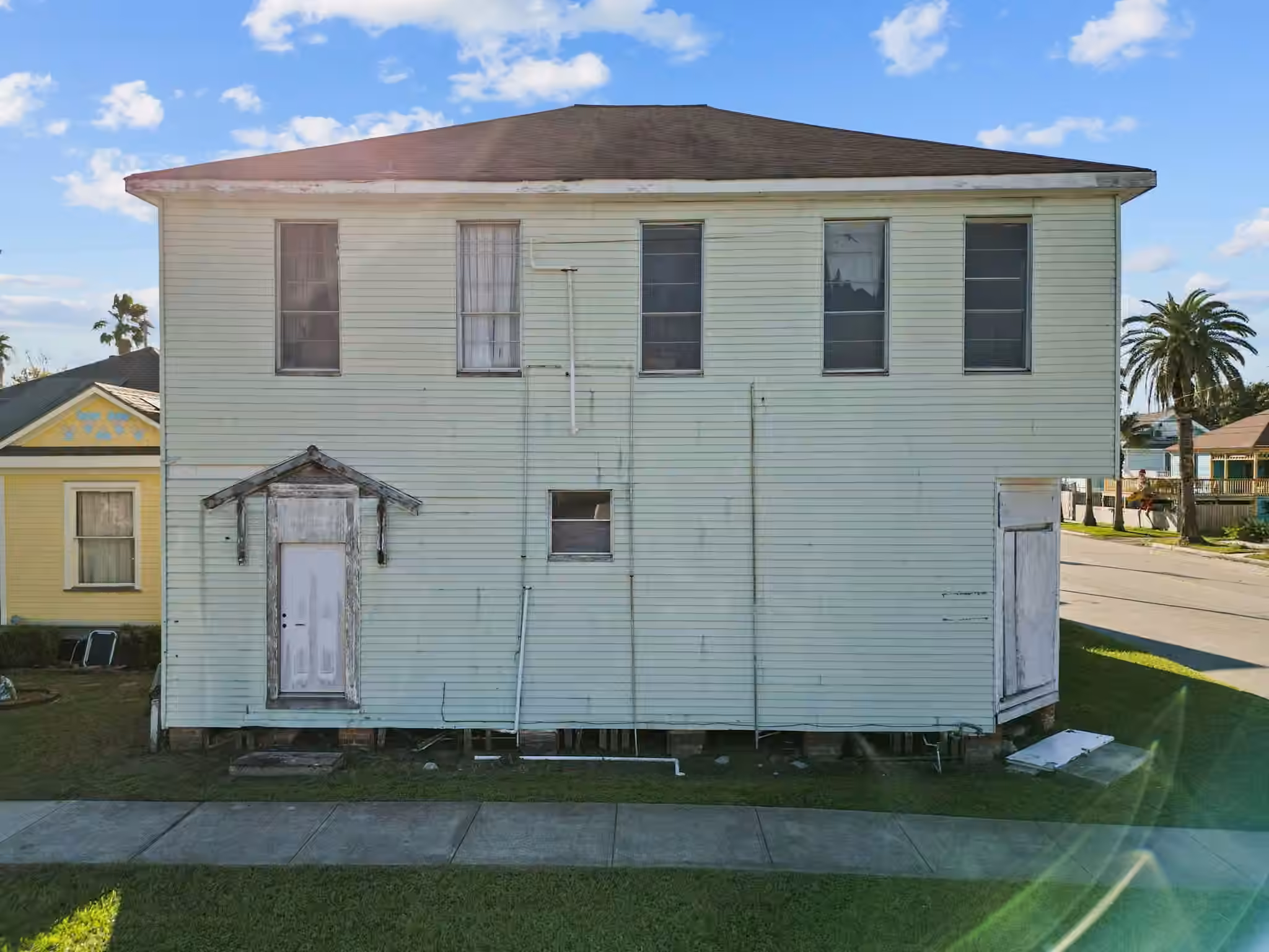 Photo 3 of 2927 Avenue Q, Galveston, TX