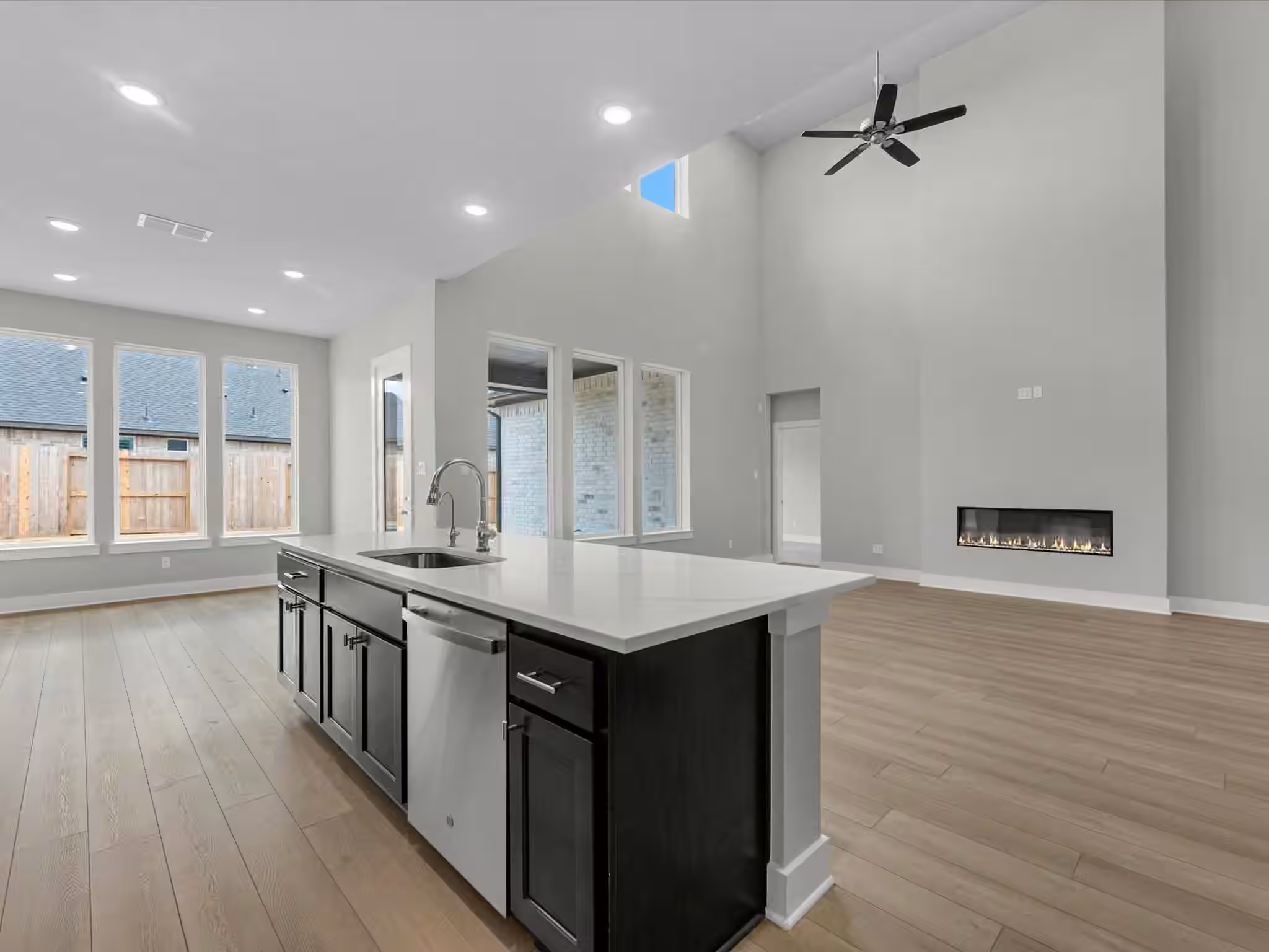 Photo 4 of 22607 Ruby Forest Road, Tomball, TX