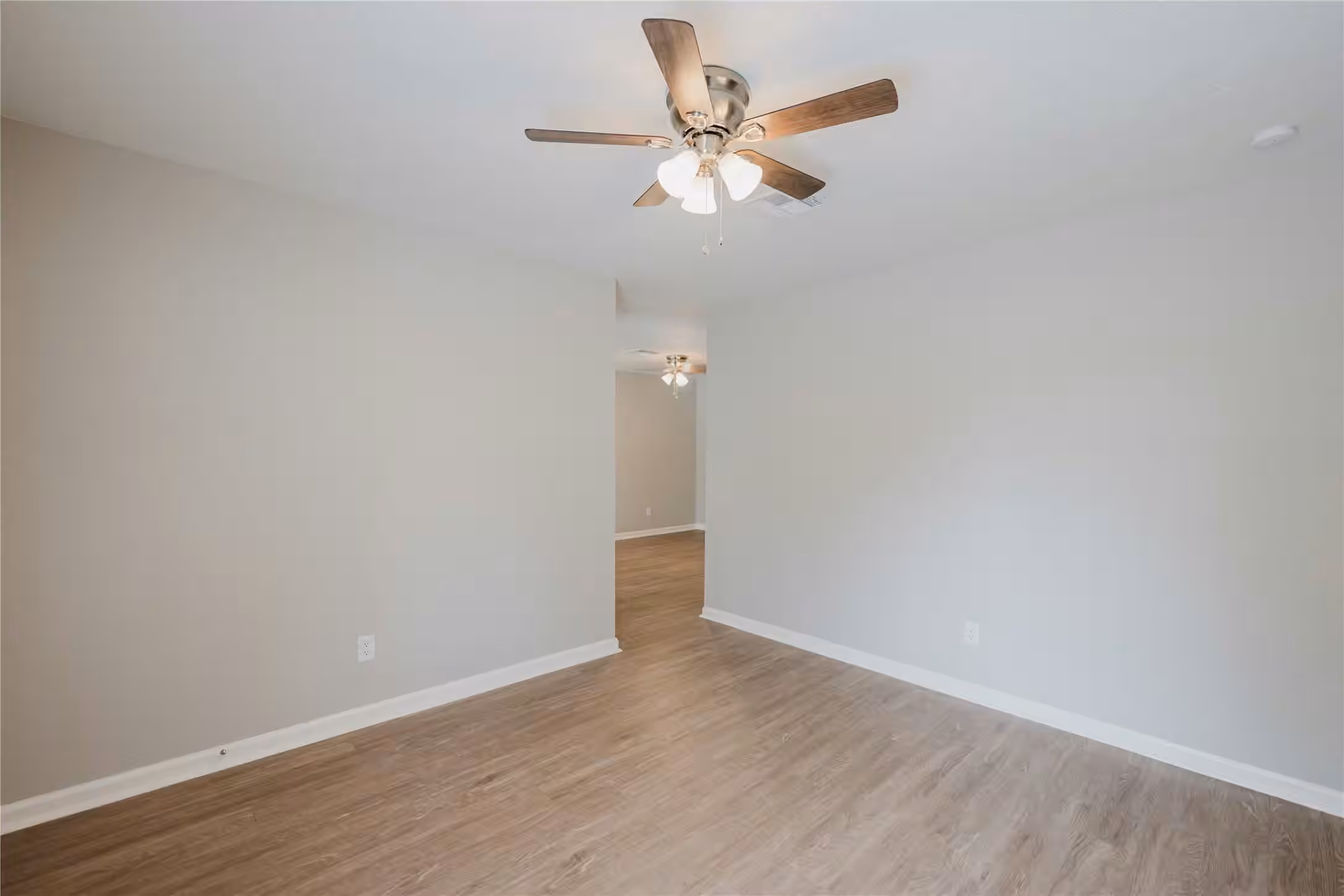 Photo 2 of 1109 Missouri Street, South Houston, TX
