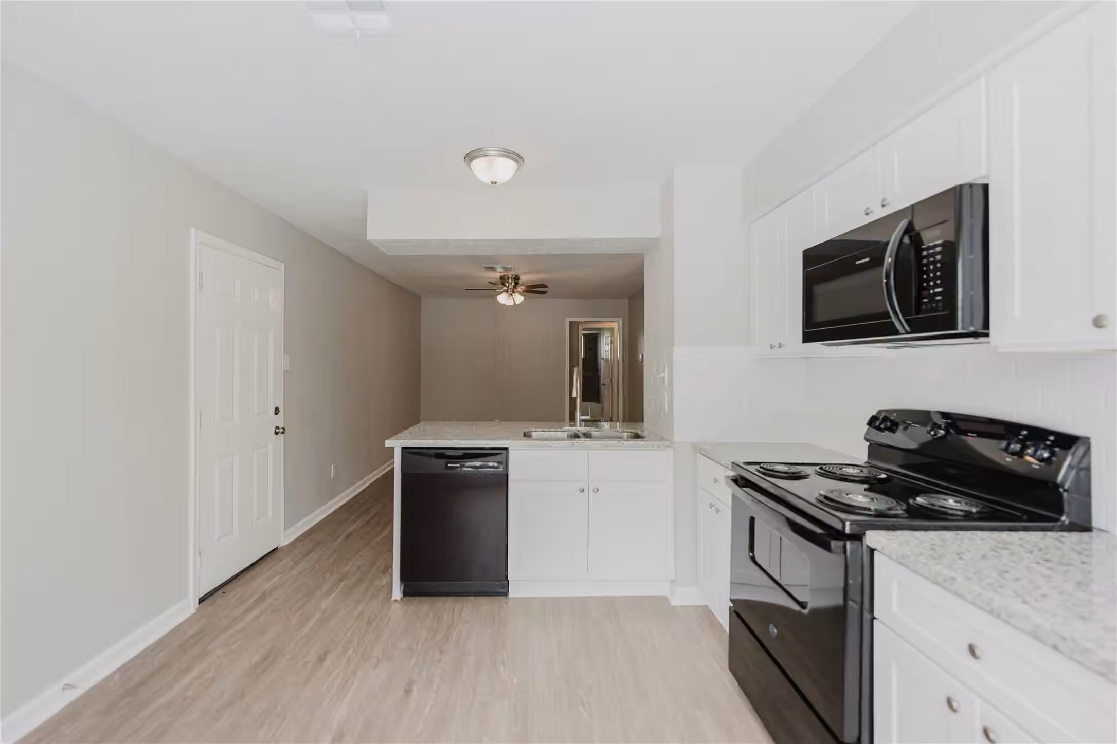 Photo 6 of 1109 Missouri Street, South Houston, TX