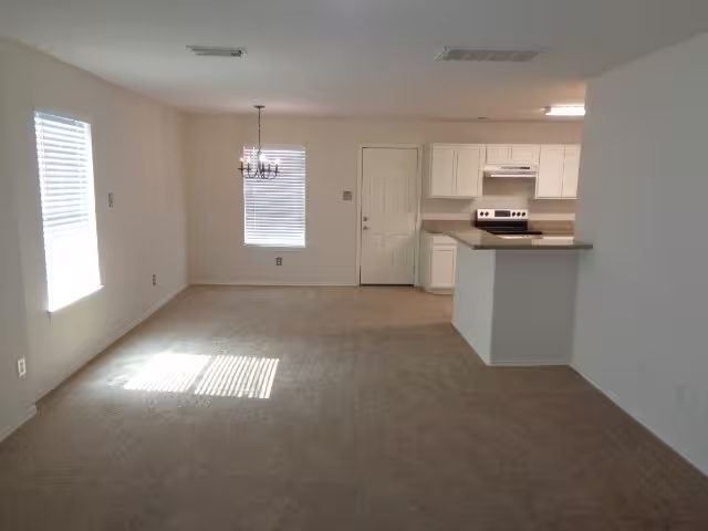 Photo 4 of 16746 Fallen Timbers Drive, Conroe, TX