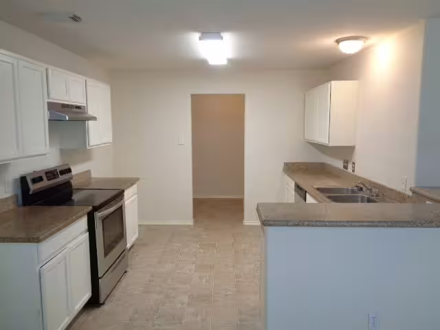 Photo 5 of 16746 Fallen Timbers Drive, Conroe, TX