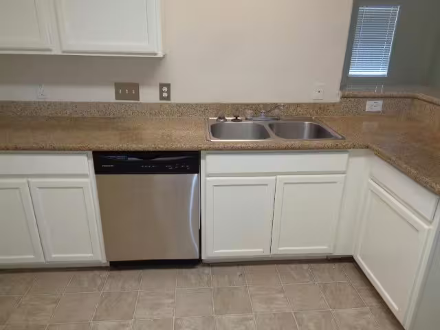 Photo 6 of 16746 Fallen Timbers Drive, Conroe, TX