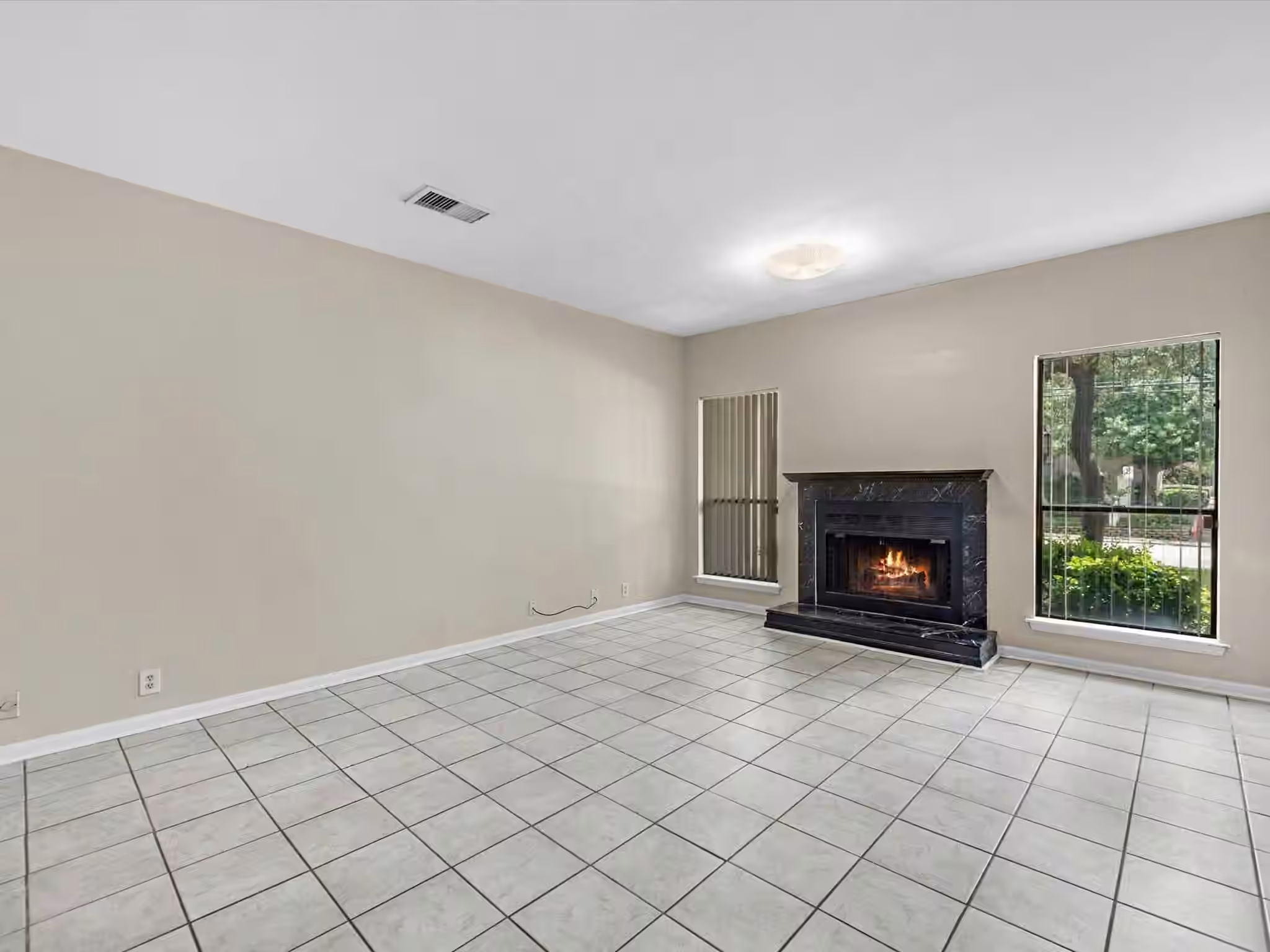 Photo 5 of 2428 Bering Drive 2428, Houston, TX