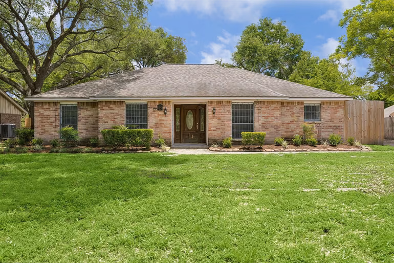 Photo 4 of 15510 Jersey Drive, Houston, TX