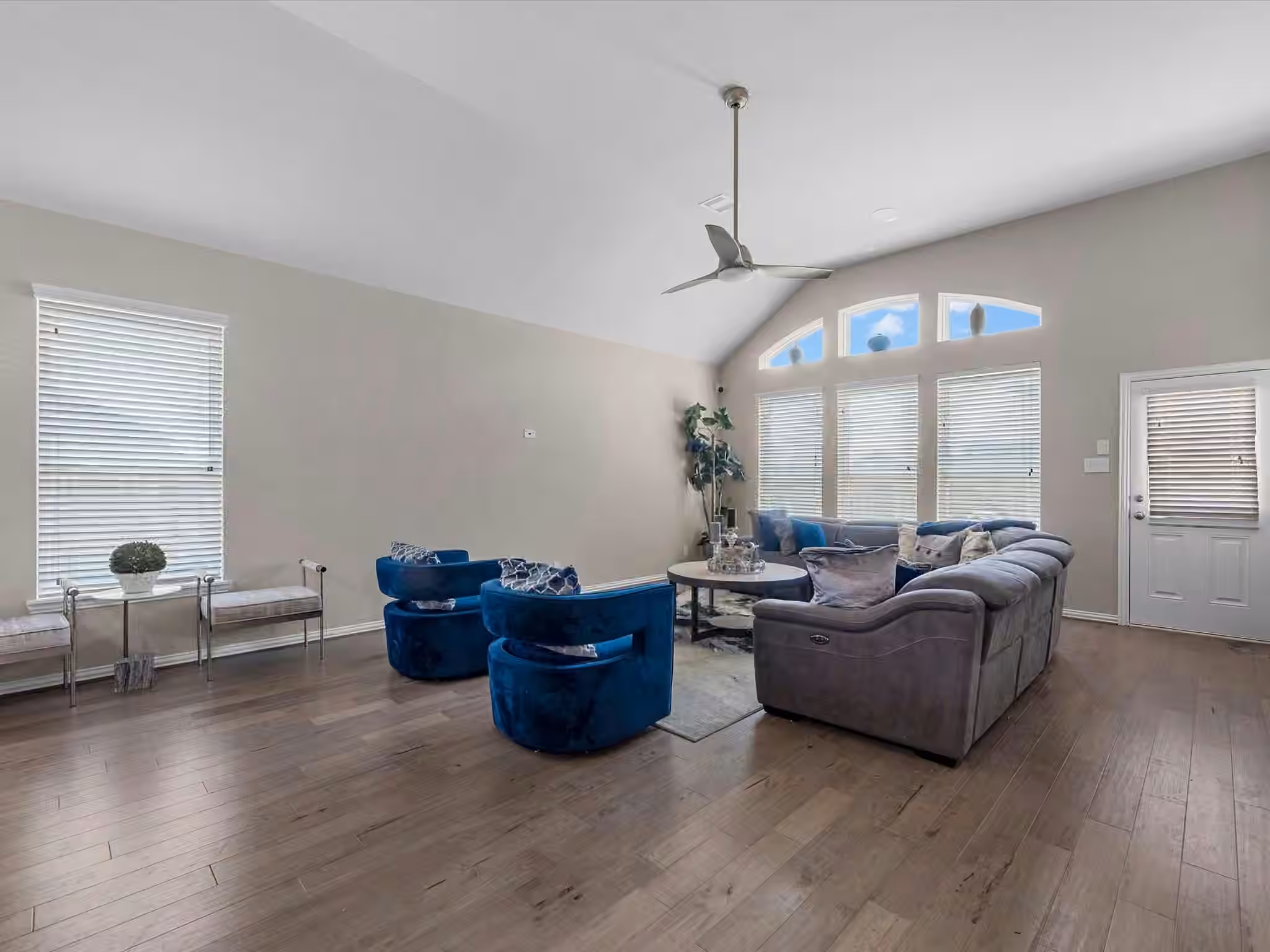 Photo 6 of 8707 W Crescent Lake Circle, Baytown, TX
